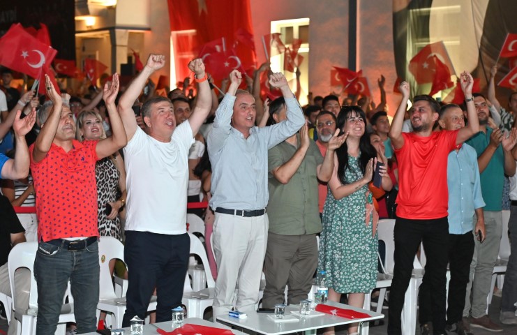 Kepez Milli Zaferi Dokumada Kutladi 5 (Small)
