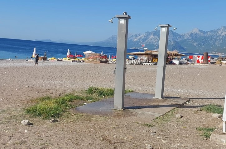 Konyaalti Sahili Dus Ve Soyunma Kabinleri Yetersiz (5)