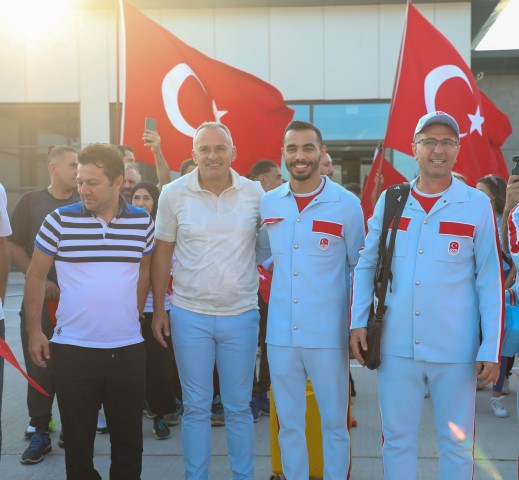 Parise Uğurlandırlar (3)