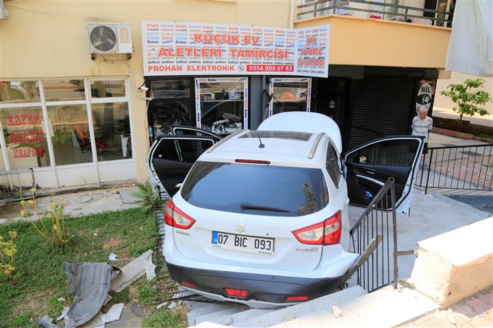 Bahçede Kaza (1) (Small)