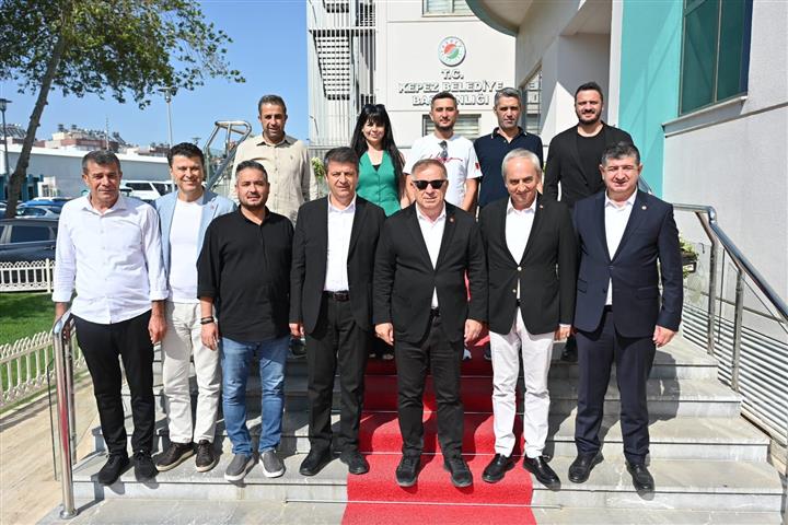 Chp Genel Baskan Yardimcisi Zeybekten, Baskan Kocagoze Hizmet Tesekkuru 2 (Small)