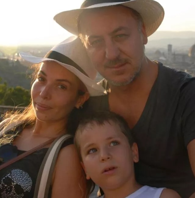 Esra Ronabay Kimdir 11