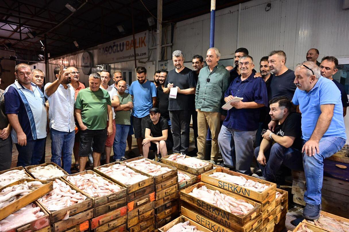 Kocagoz, Balik Mezadini Yapti 4