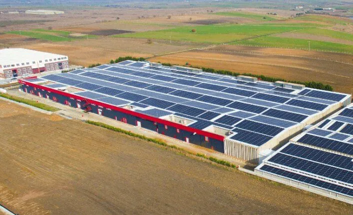 Cw Enerji Tekirdag Da Bir Fabrikanin Catisina Ges Kurulumu Gerceklestirdi H121777 F908C