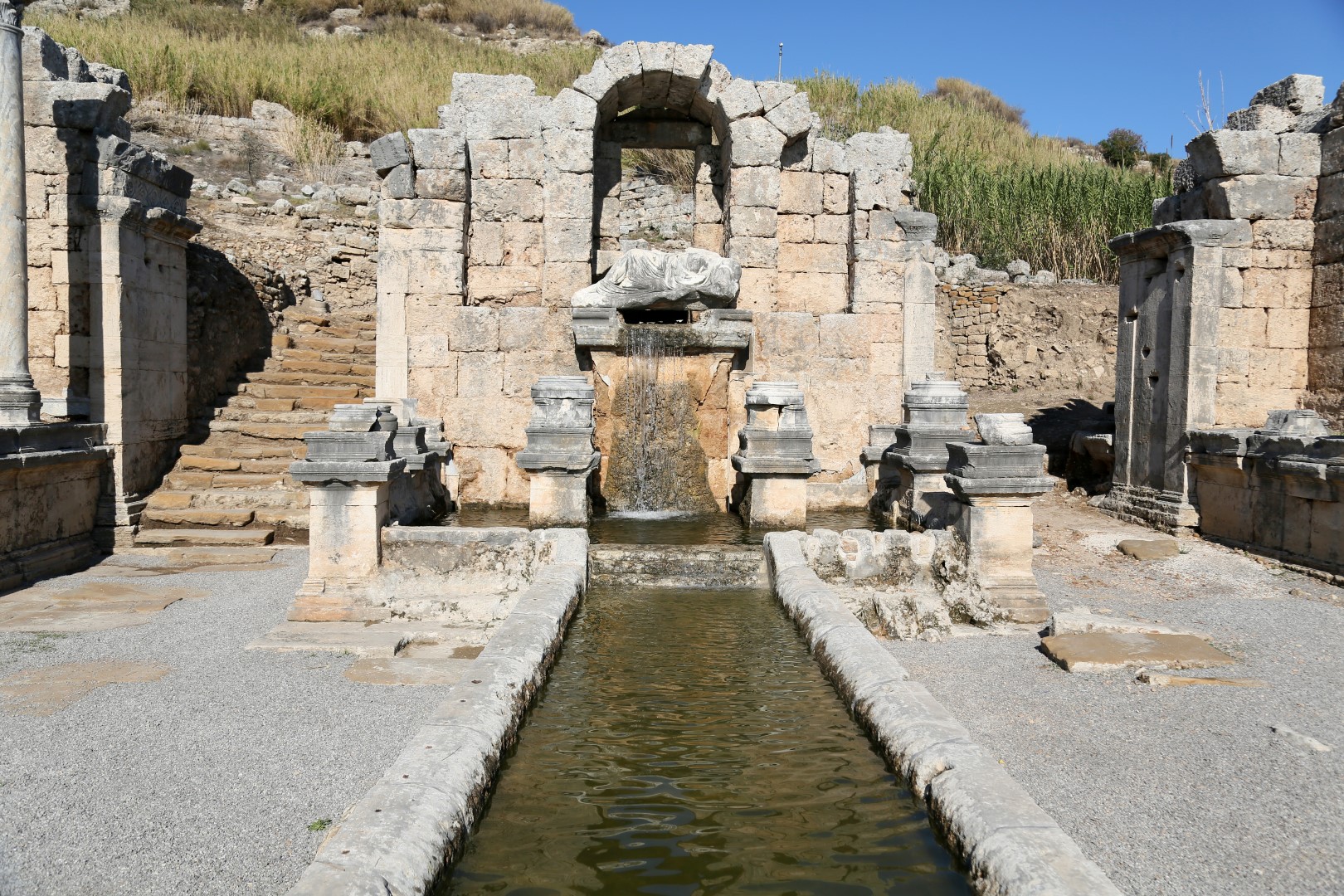 Pergedeki Antik Cesmeden 1800 Yil Sonra 428362 126376 (Large)
