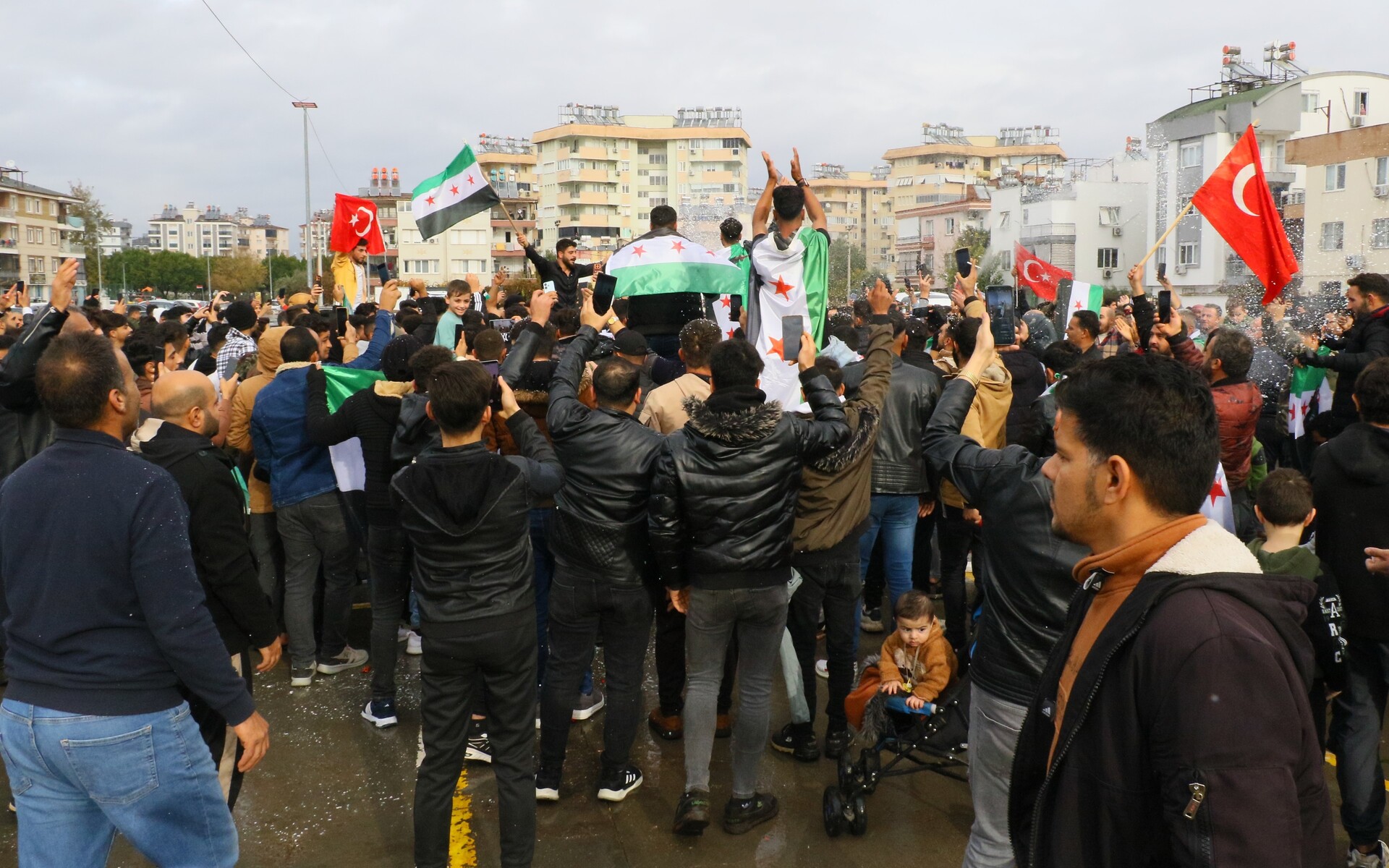 Suriyelilerden Kutlama (1)