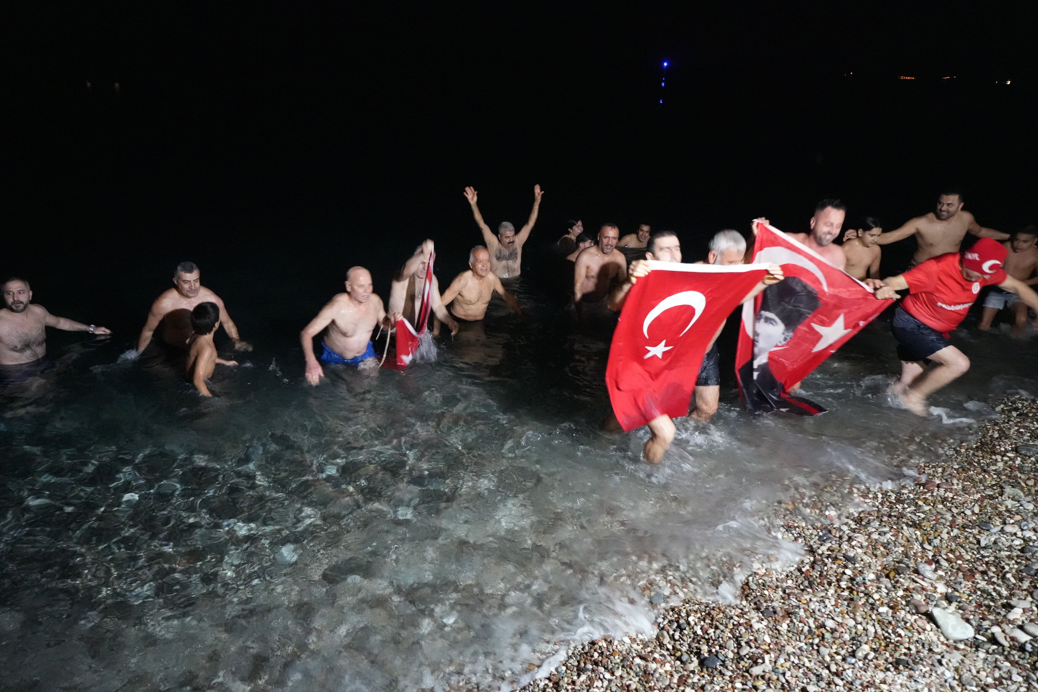 Denizde Karşıladılar (2)