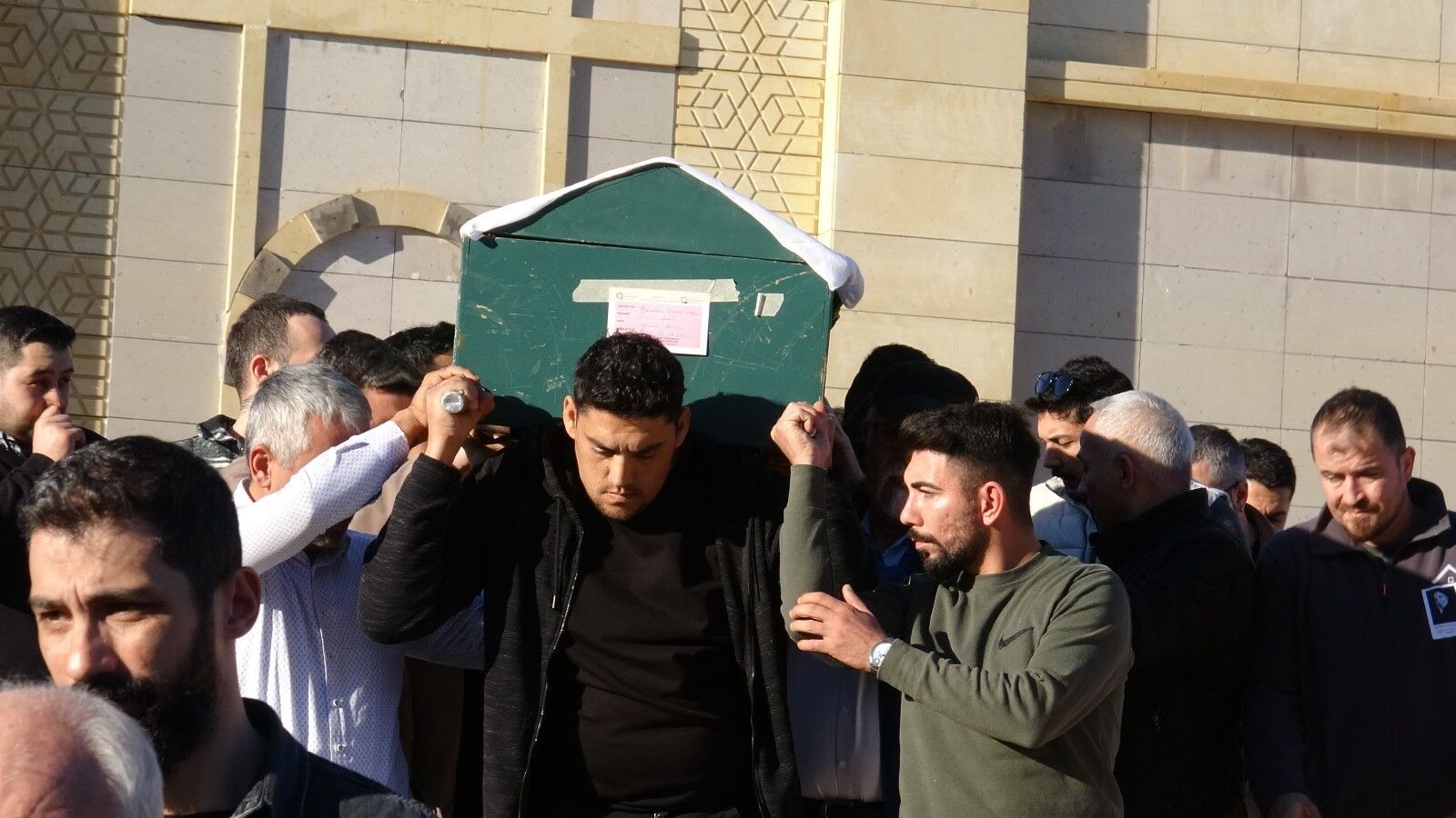 'Kades'e Basmaya Fırsat Bulamayacaksın' Deyip Yaktı, Gözyaşları Arasında Toprağa Verildi 2