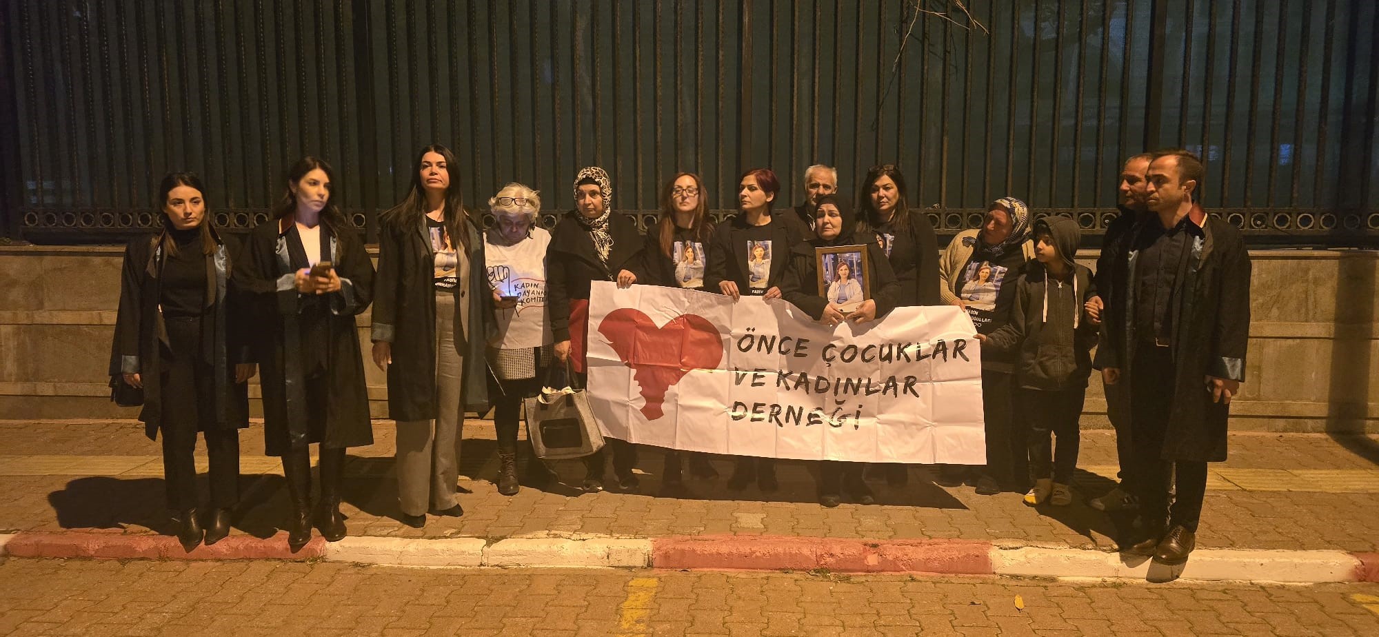 Caniye Ateş Püskürdü (1)