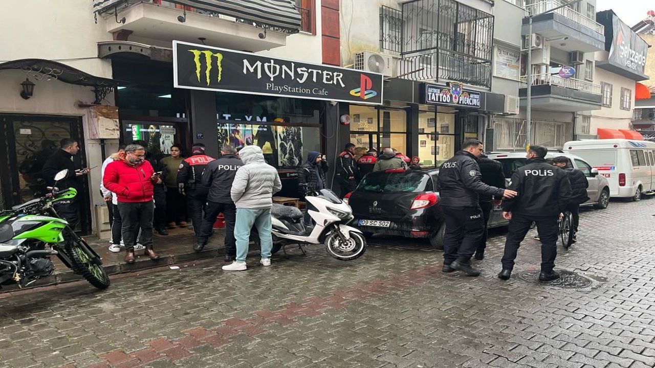 Satirli Kavgayi Ayirmak Istedi Canindan Oluyordu (2)