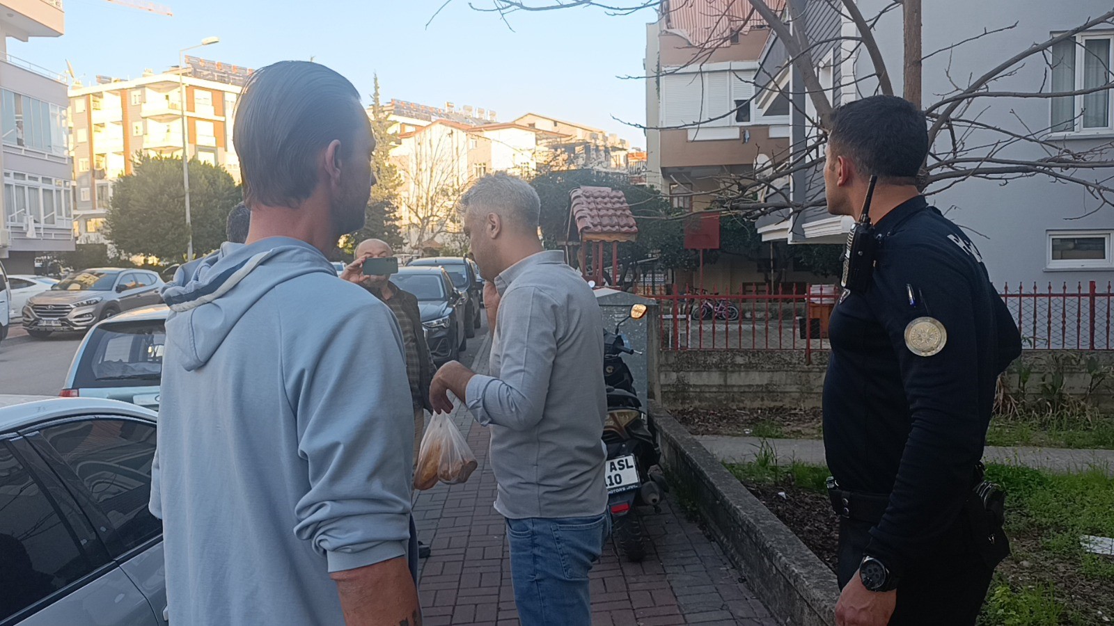 10 Gündür Haber Alınamayan Fotoğrafçı Evinin Balkonunda Ölü Bulundu (5)