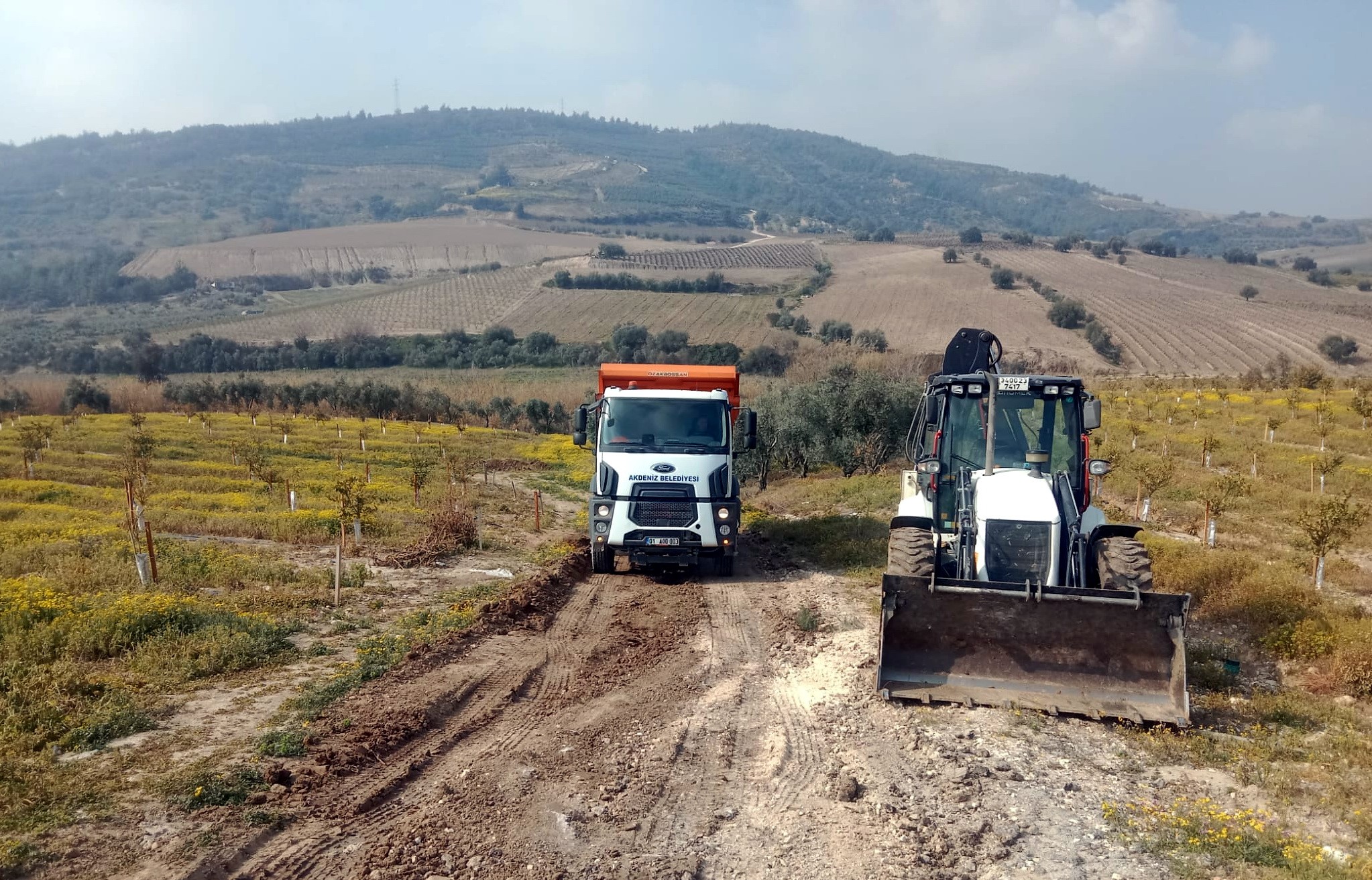 Akdeniz'de Sokaklar Yenileniyor, Bahçe Yolları Açılıyor (1)