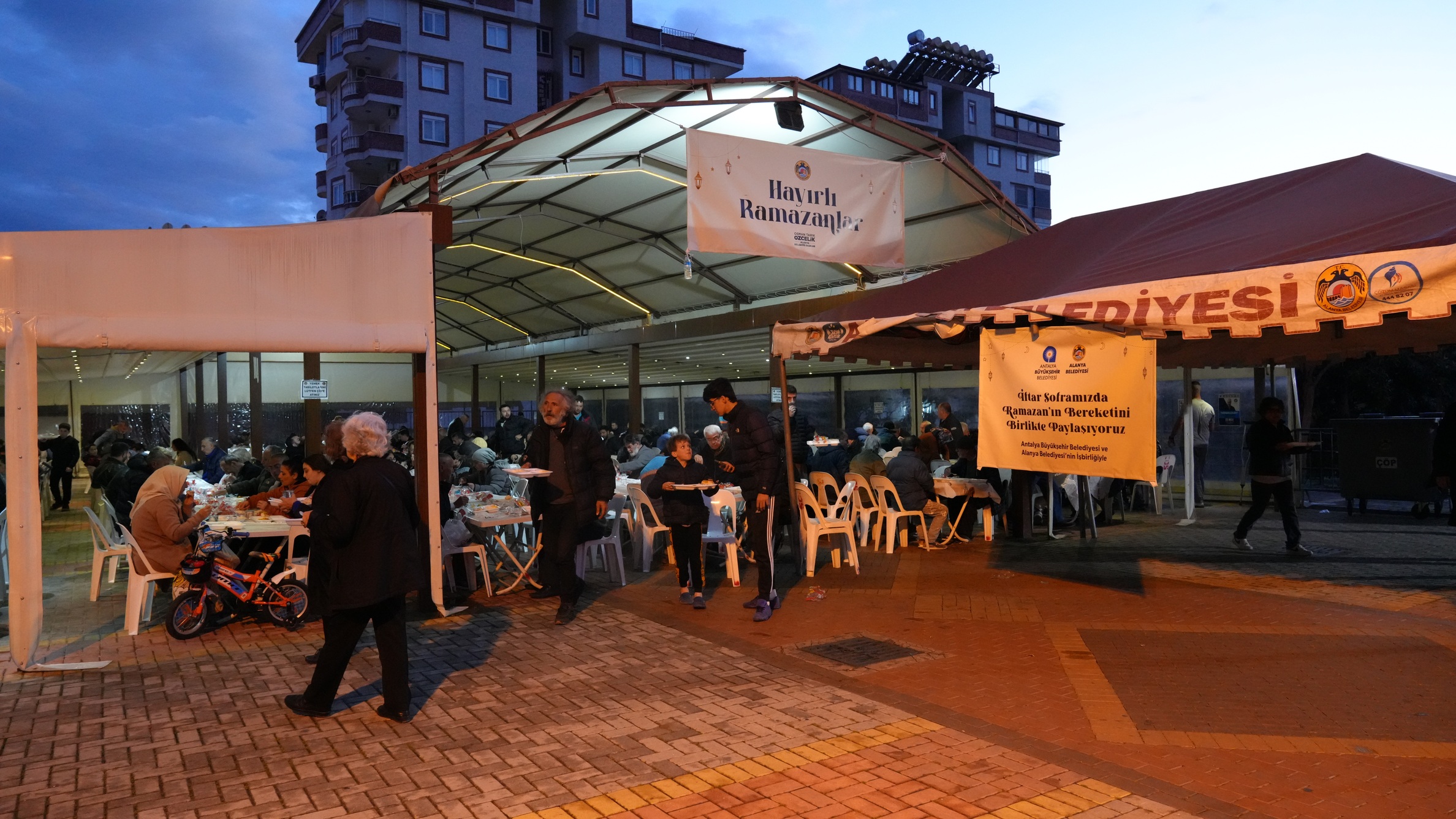 Alanya’da 3 Noktada Günlük 3 Bin Kişiye Iftar Sofrası (8)