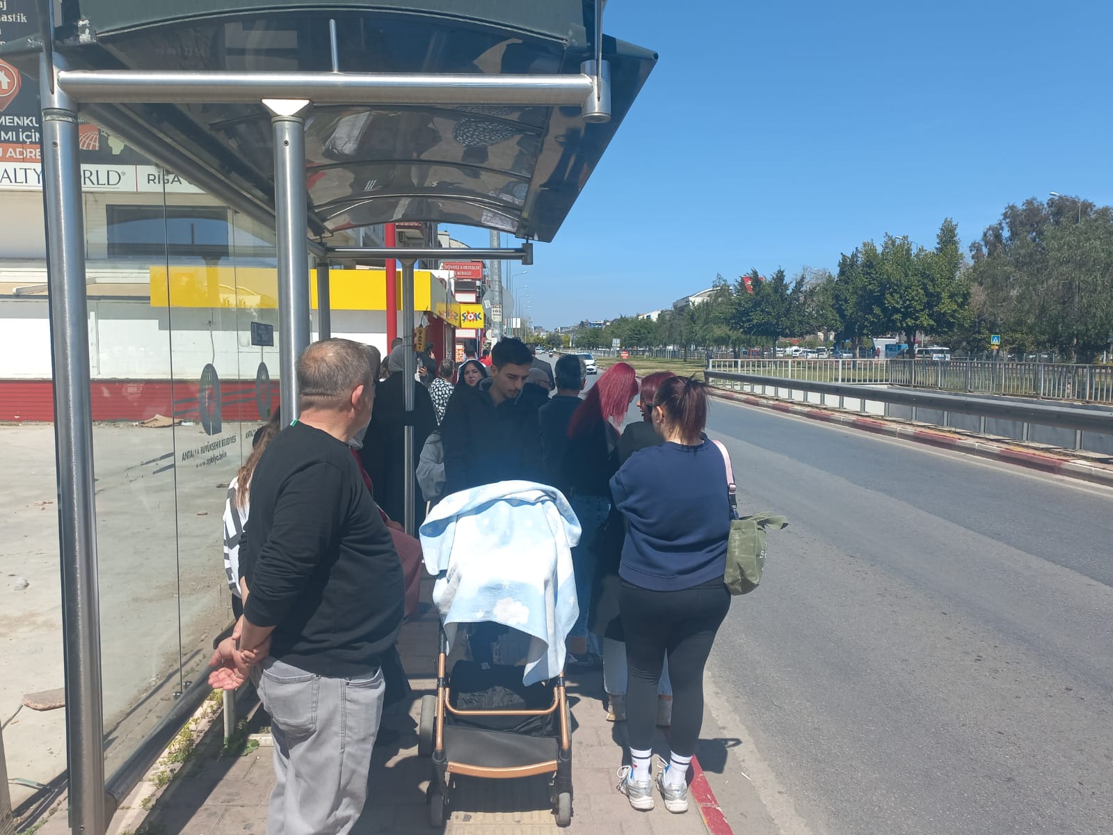 Antalya Büyükşehir Belediyesi Neler Oluyor Antalya’da Otobüsler Boş Geçti Seçmenler Yolda Kaldı! (2)
