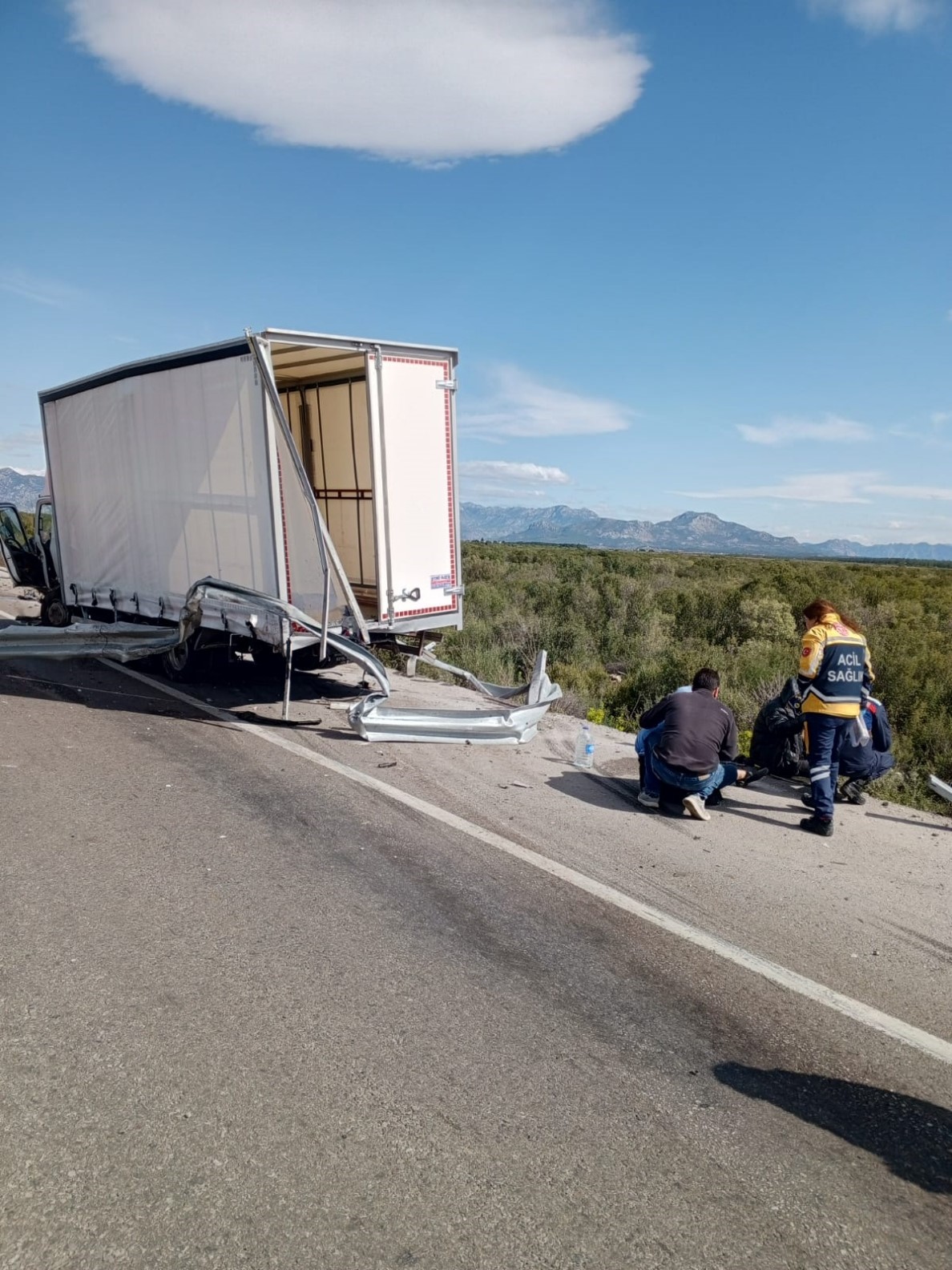Antalya'da Feci Kazada; 1 Kişi Hayatını Kaybetti, 2 Kişi Yaralandı (5)