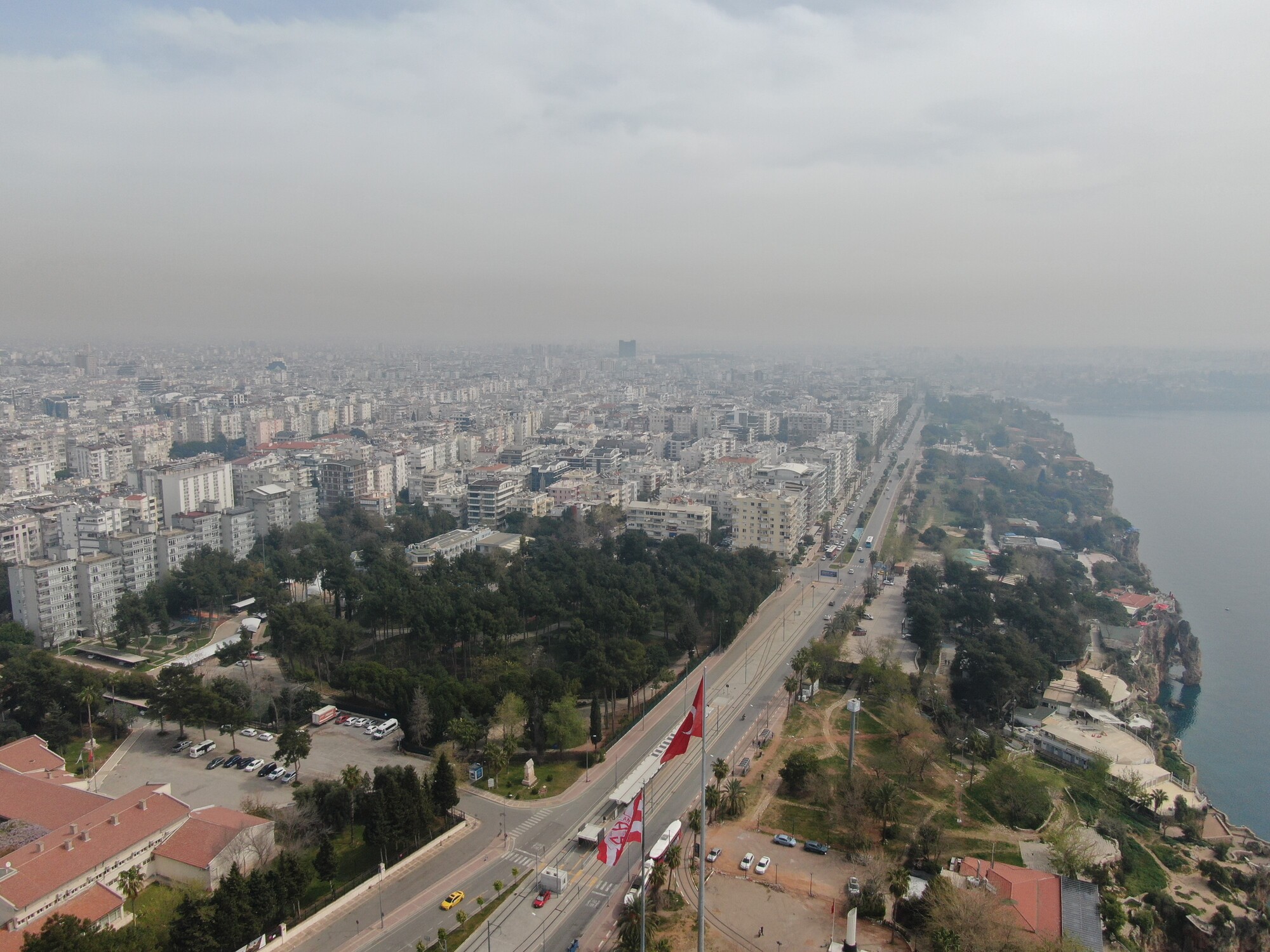Antalya'da Gökyüzü Sarardı, Toz Bulutu Dronla Görüntülendi (2)