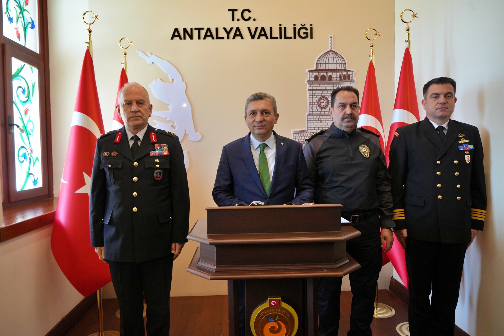 Antalya'da Şubat Ayında 381 Düzensiz Göçmen Yakalandı (2)