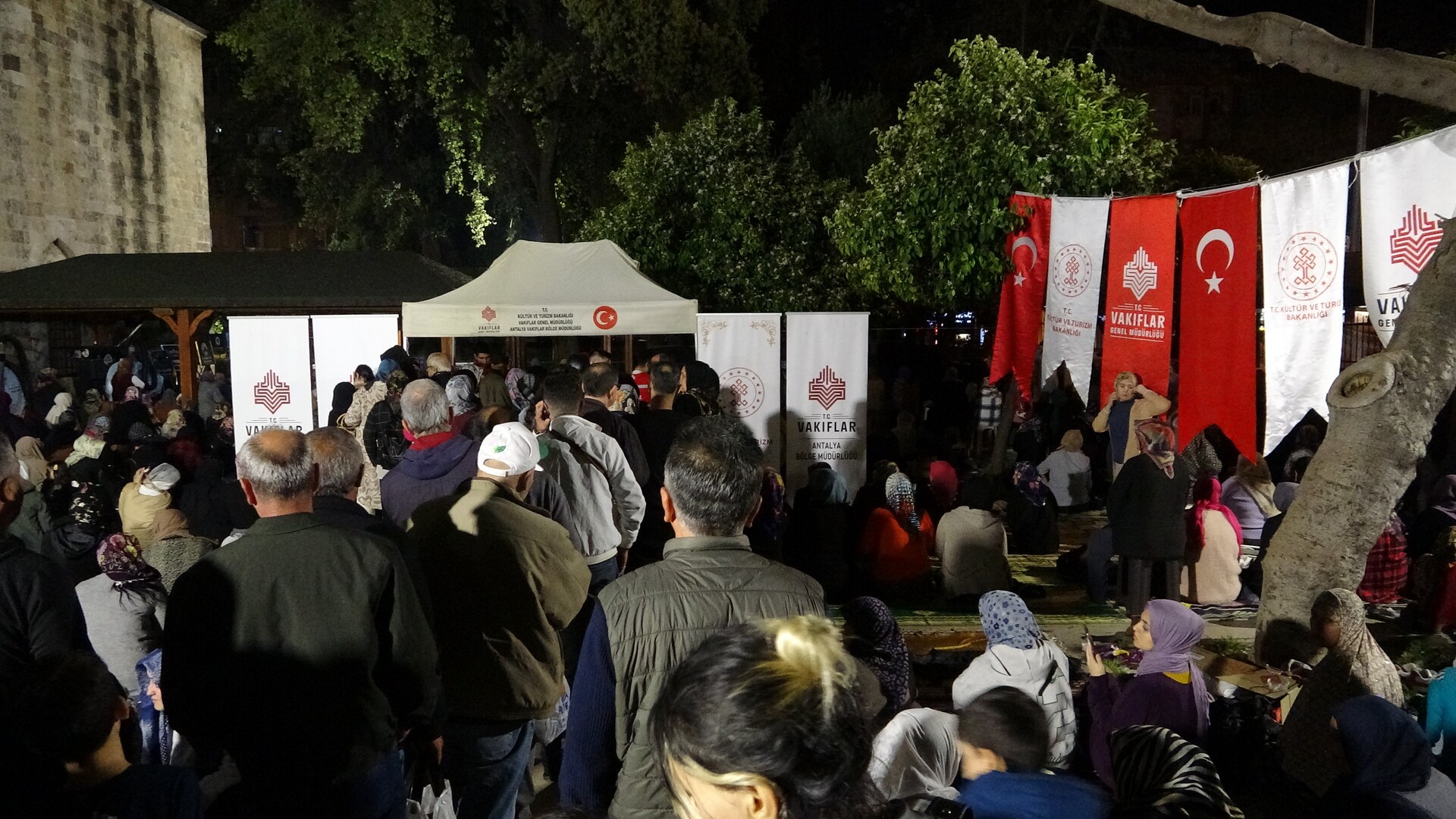Antalya'da Vatandaşlar Kadir Gecesi'nde Camileri Doldurdu (4)