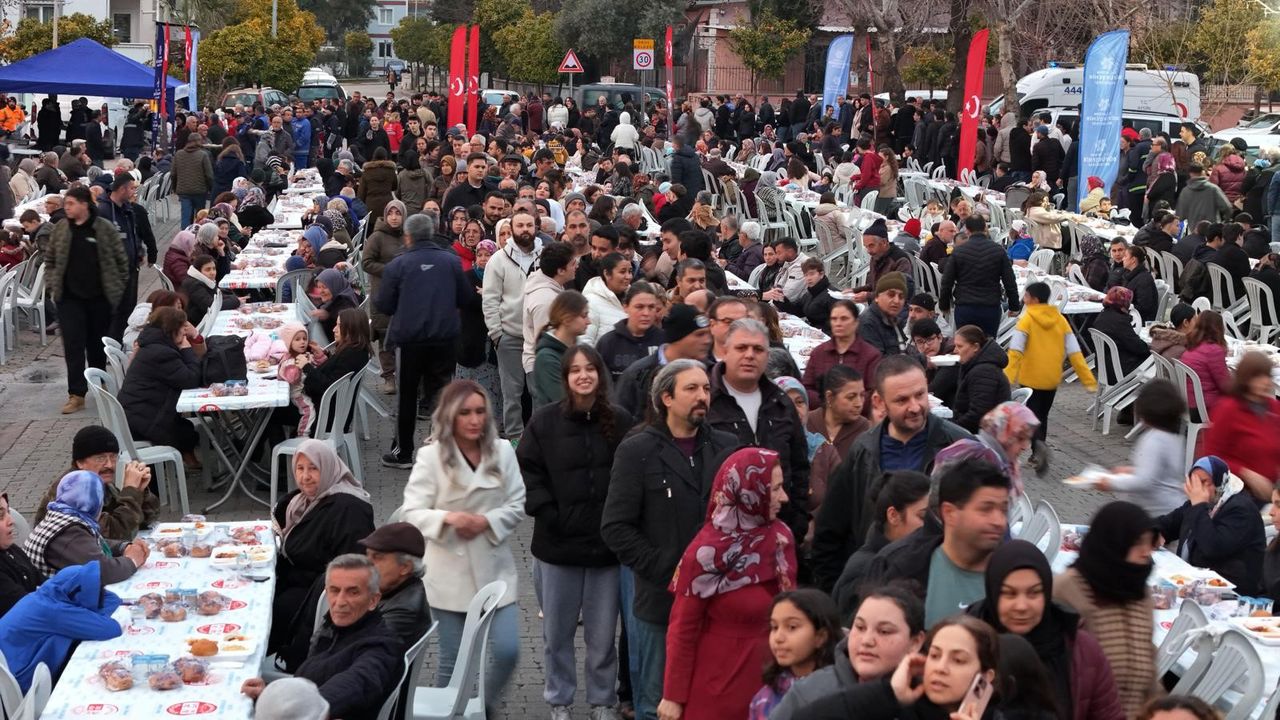 Aydin Buyuksehir Belediyesi Iftar (1)-1