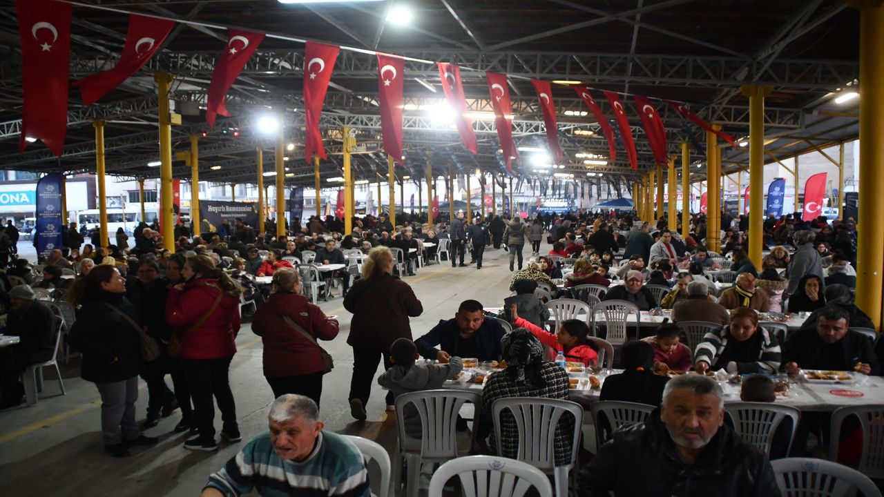 Aydin Buyuksehir Belediyesi Iftar (2)-2