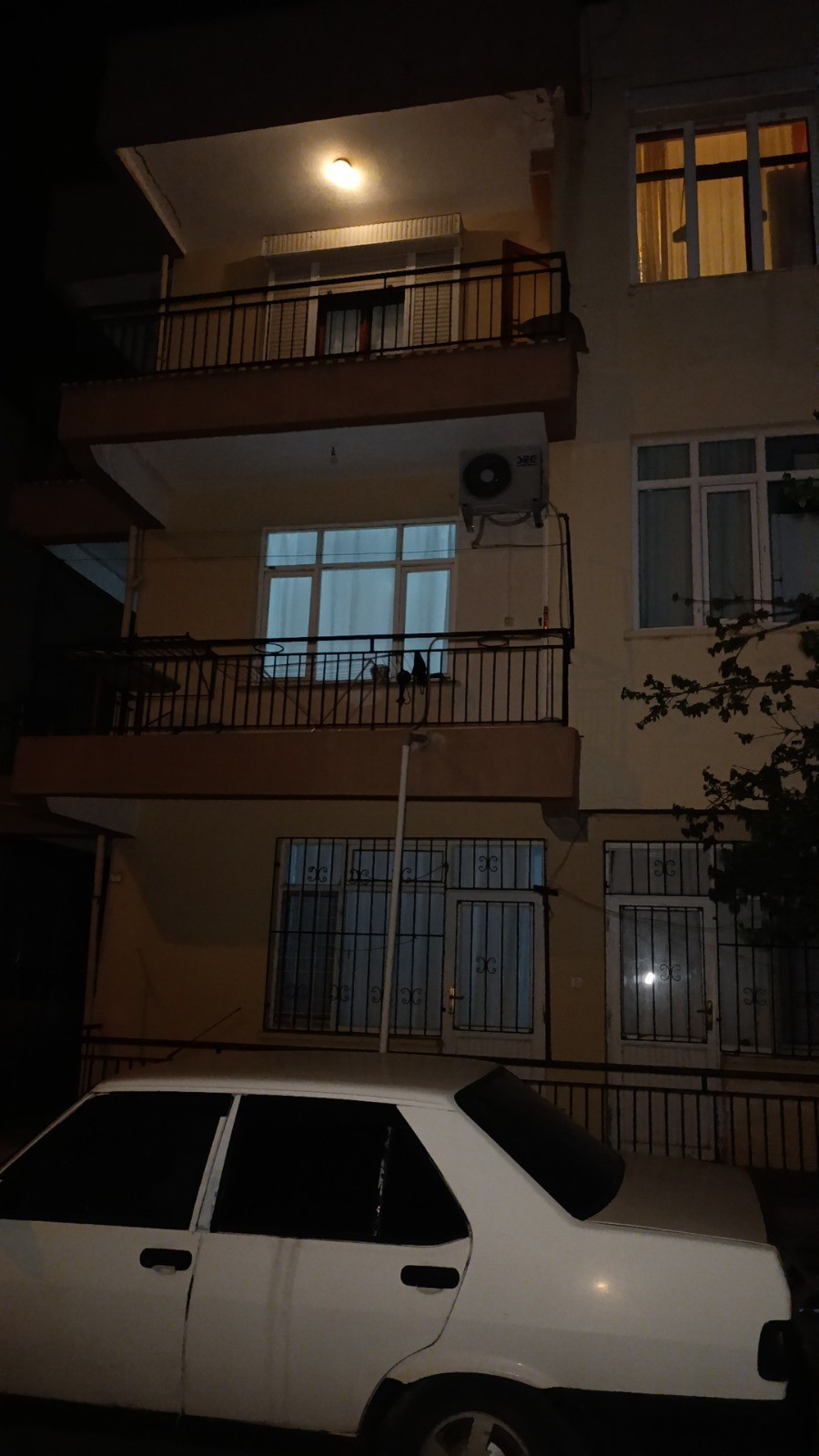 Aynı Evden 2 Ayda 3 Ayrı Cenaze Çıktı (4)