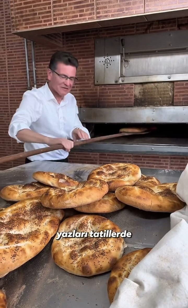 Çocukken Çırak Olduğu Dükkanda Bu Kez Milletvekili Olarak Kolları Sıvadı (1)