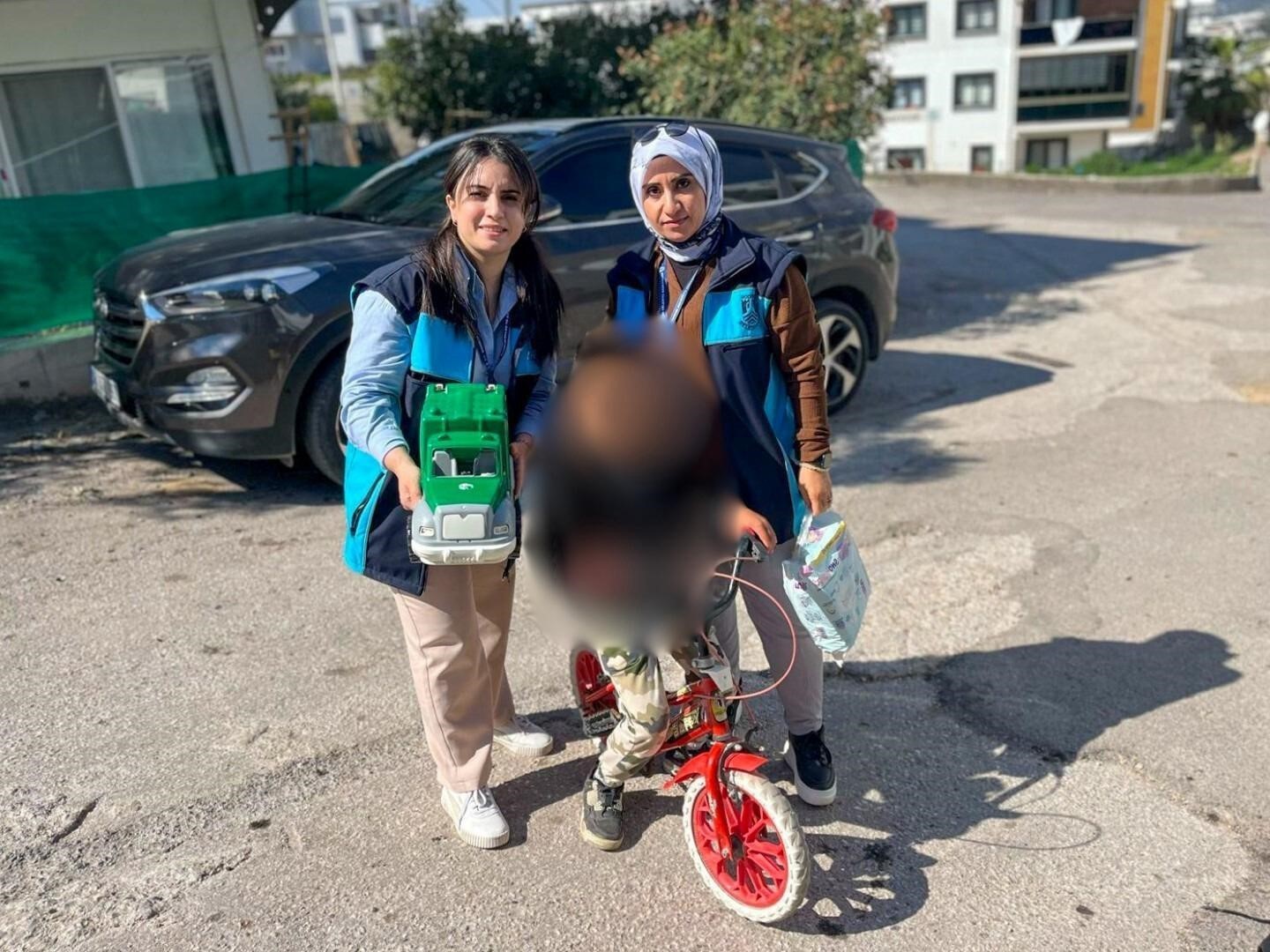 Çocuklara Bayram Hediyesi Verildi (3)