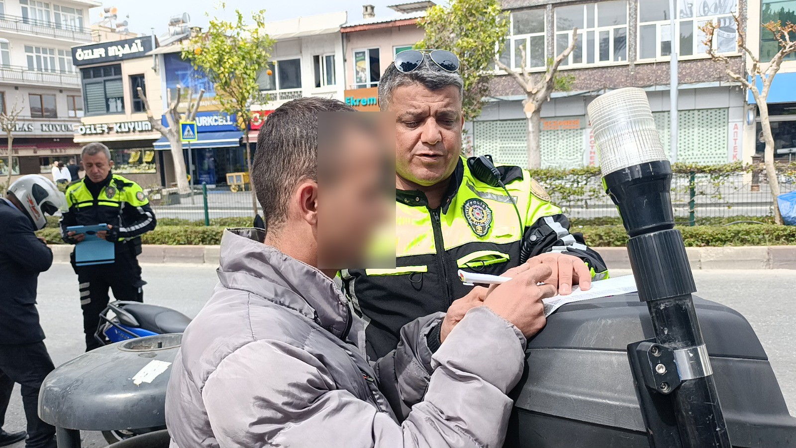 Denetime Takılınca ‘Ehliyetimi Evde Unuttum’ Dedi (2)