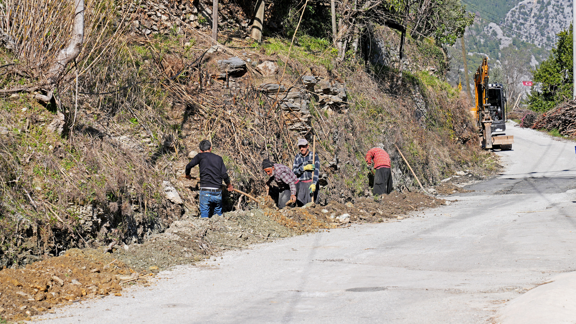 Dereköy’deki 40 Yıllık Boru Hattını Alanya Belediyesi Yeniliyor (5)