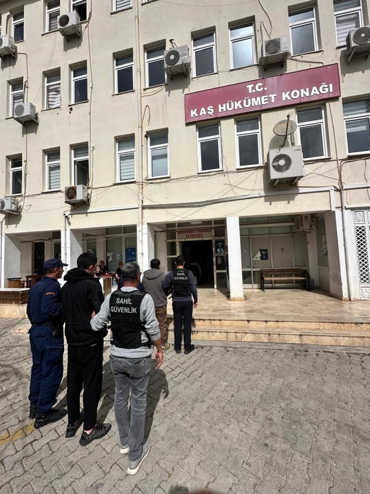 Duzensiz Gocmen Yakalandi