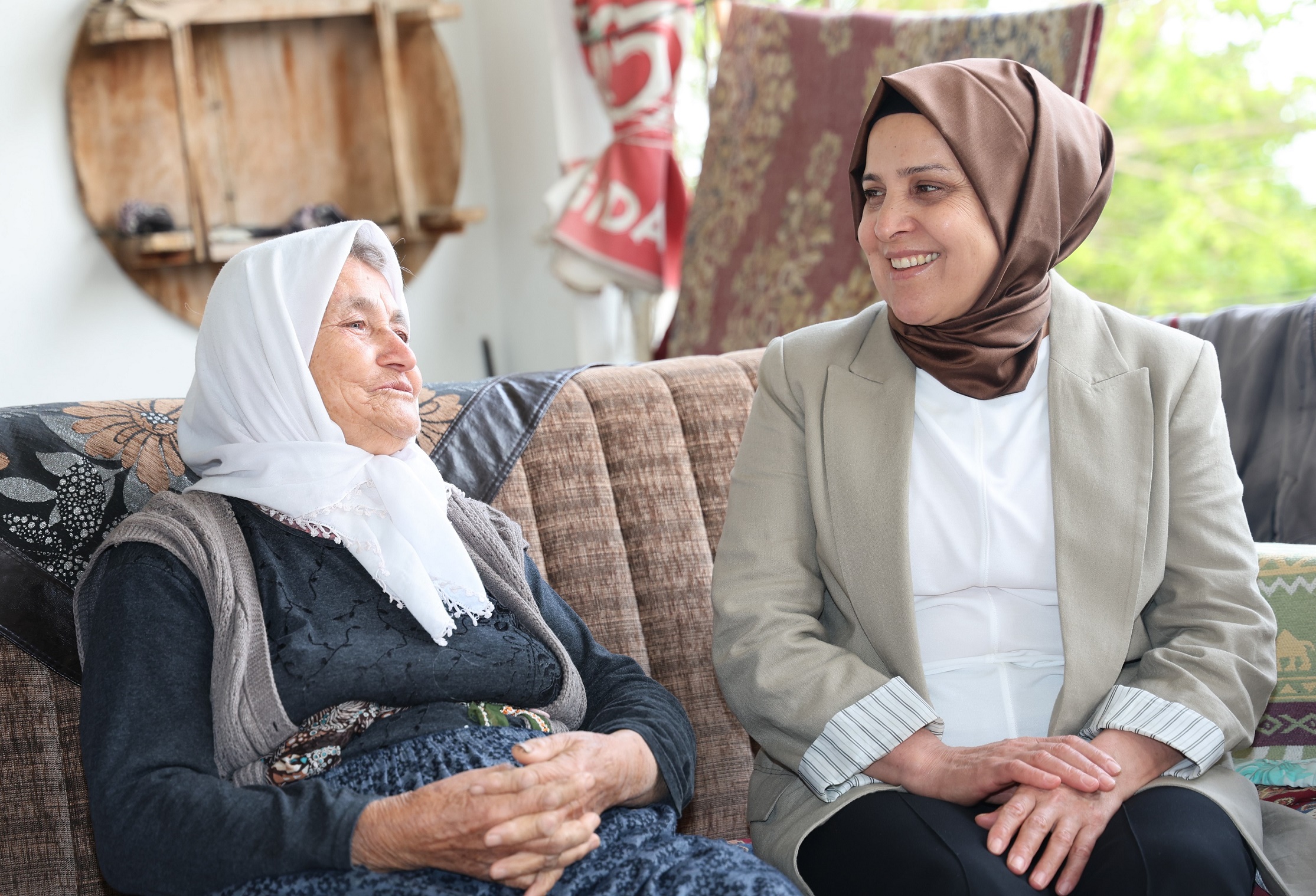 Emine Yıldırım’dan Yaşlılara Saygı Haftası’nda Anlamlı Ziyaret (2)
