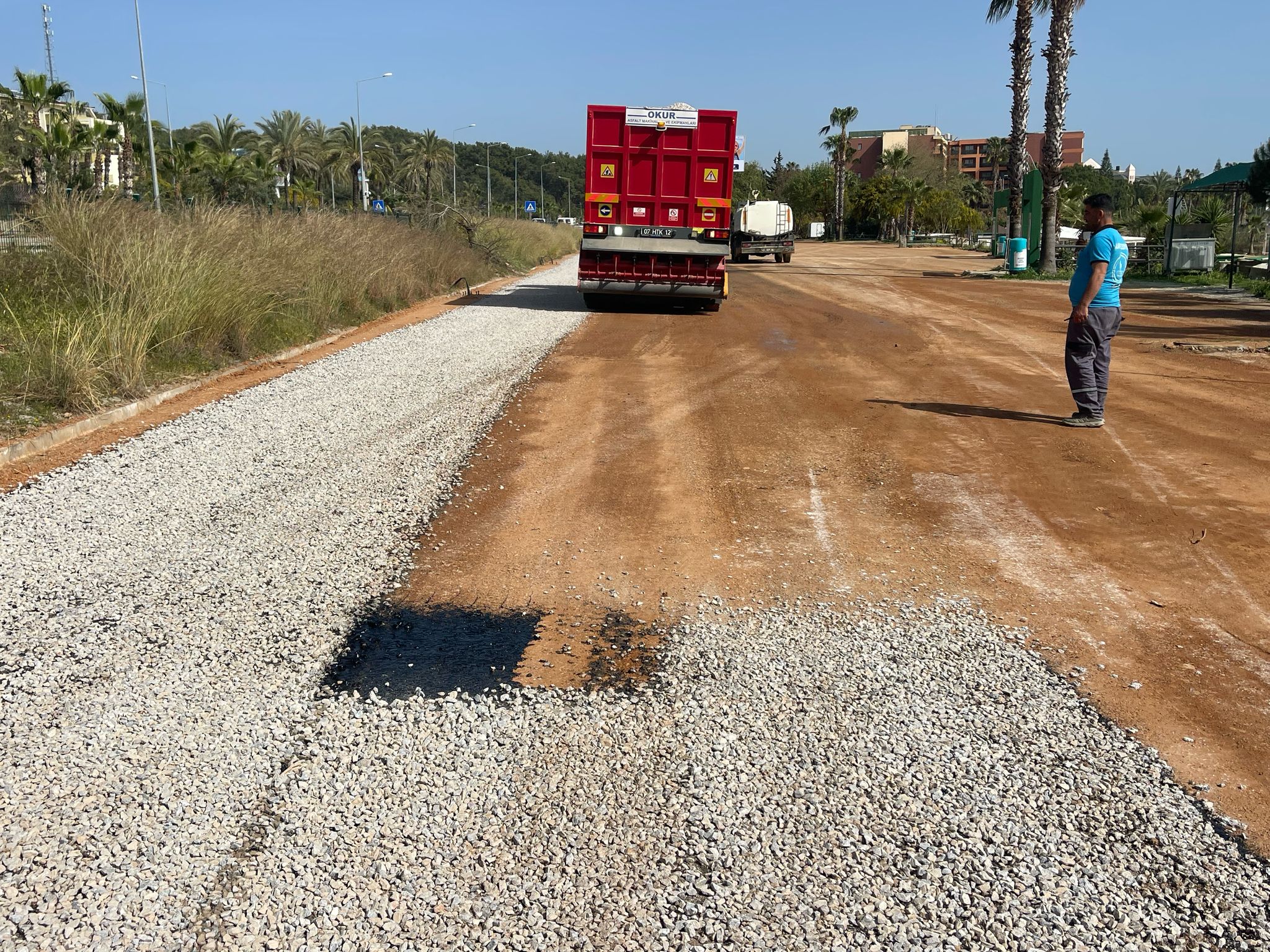 İncekum Mahallesi’nde 6 Bin Metrekarelik Otopark Alanına Asfalt (1)