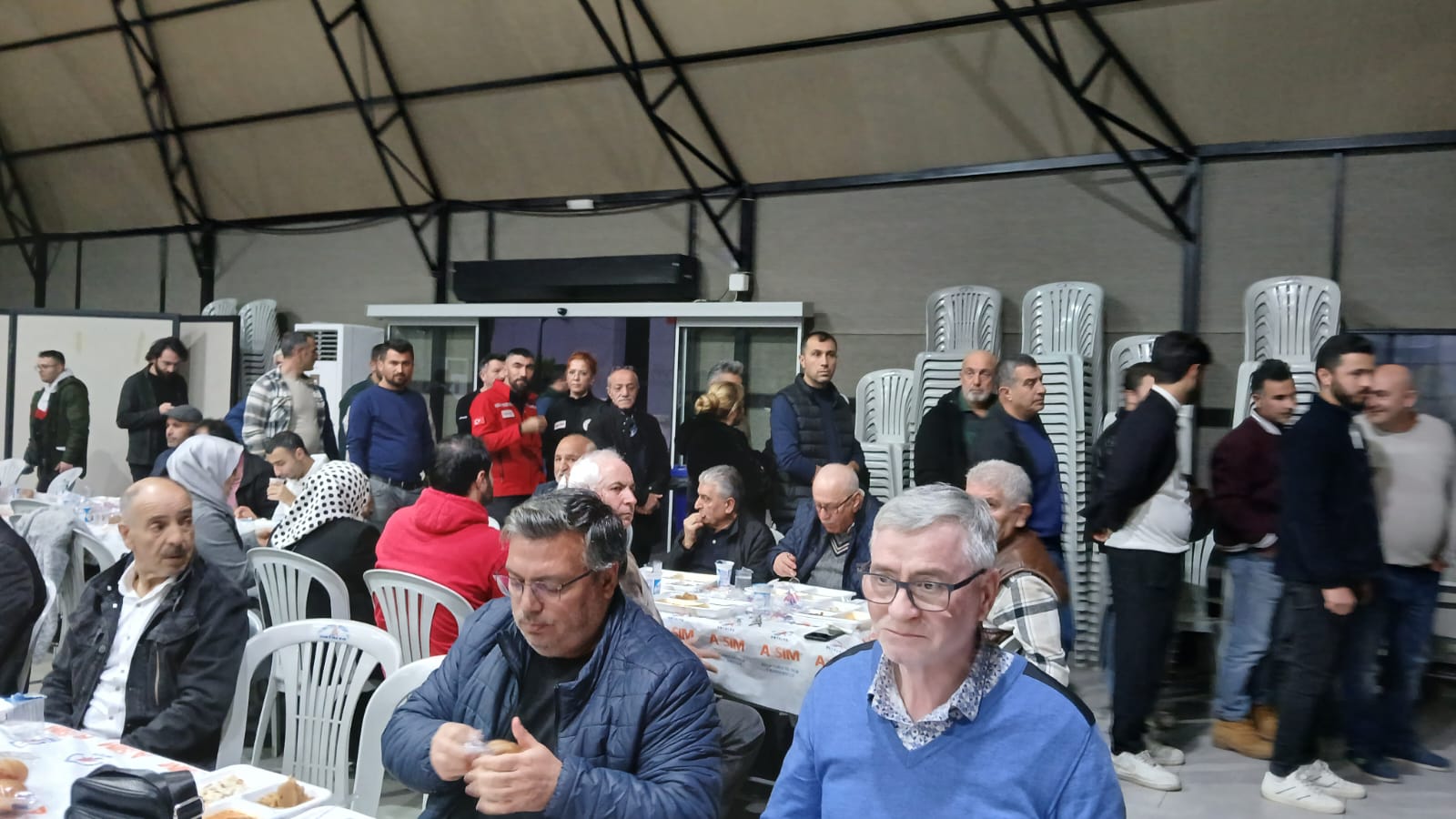 Konyaaltı Belediye Başkanı Cem Kotan Iftarda Hemşehrileriyle Buluştu (4)