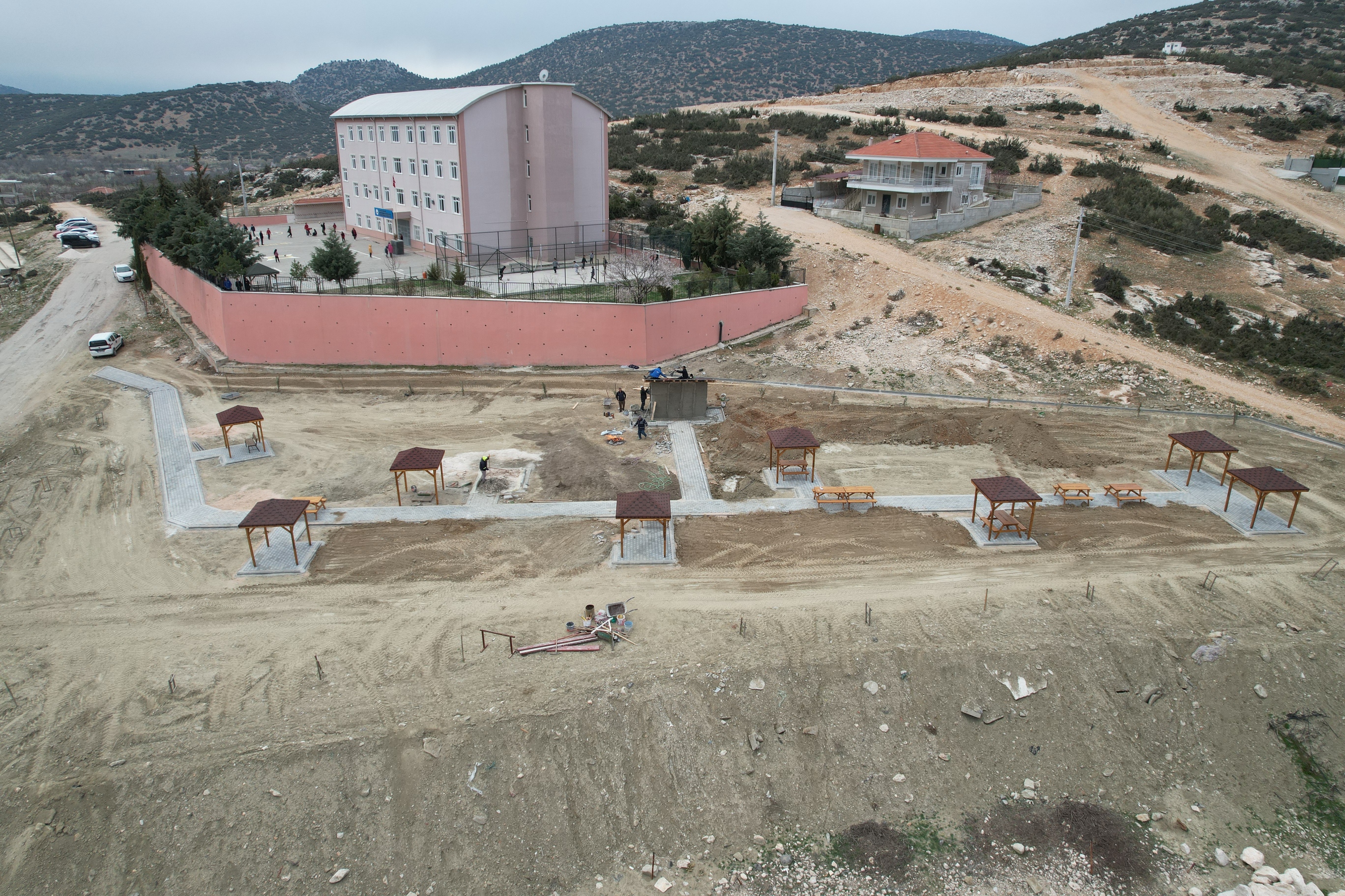 Korkuteli Belediyesi’nden Datköy Mahallesi’ne Yeni Mesire Alanı (4)