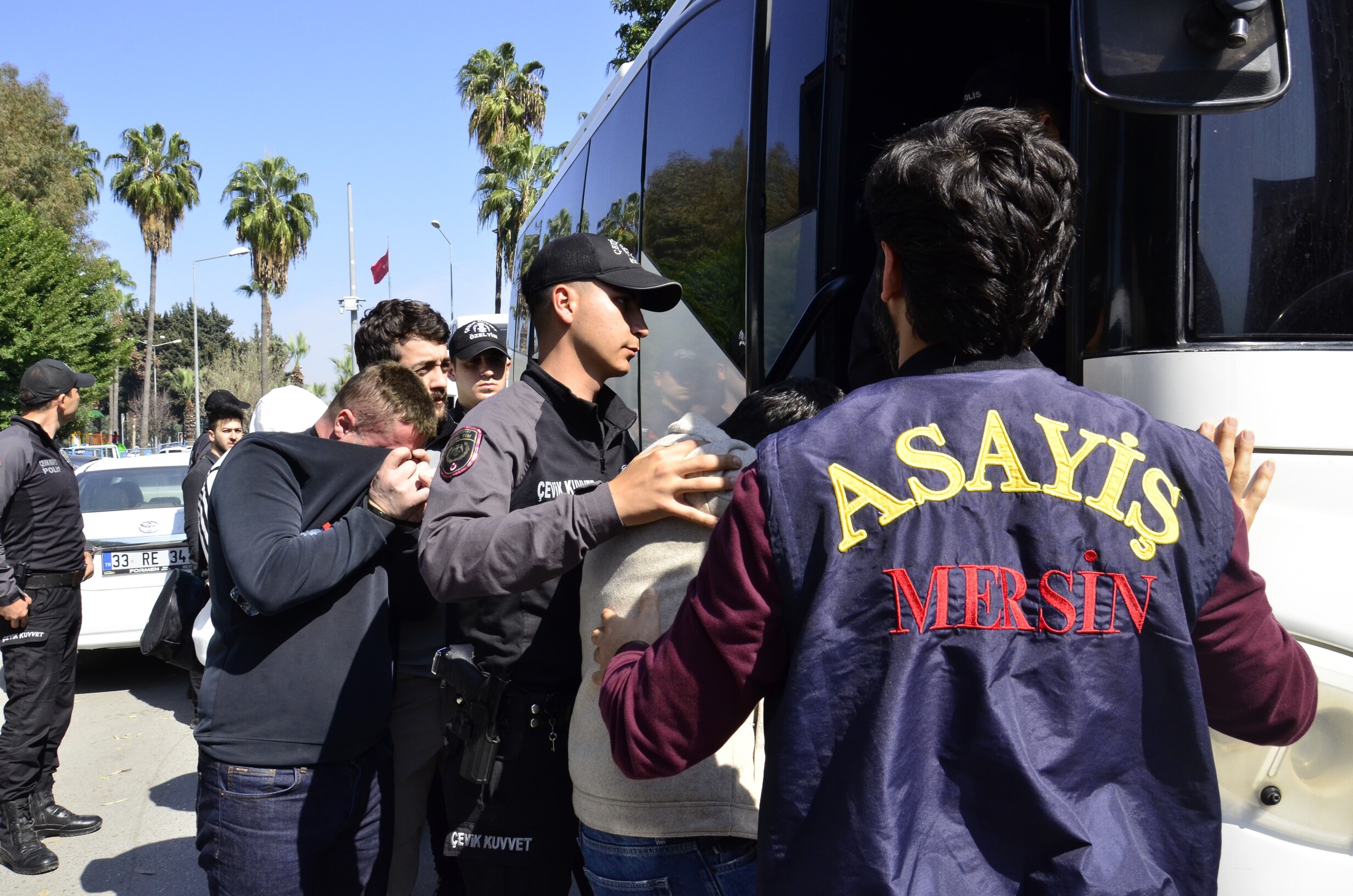 Mersin'deki 120 Milyonluk Vurgun Kuyumcu Ve 2 Müdür Tutuklandı (2)
