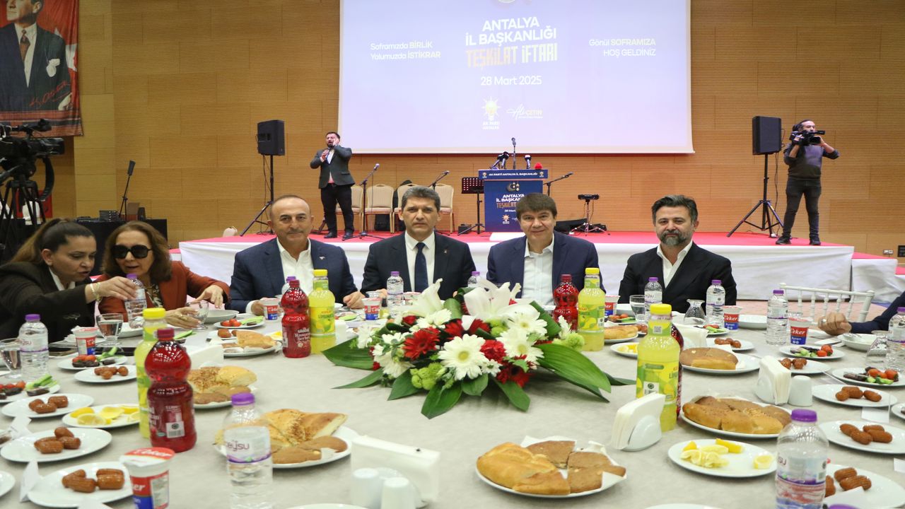 Mevlut Cavusoglu (2)