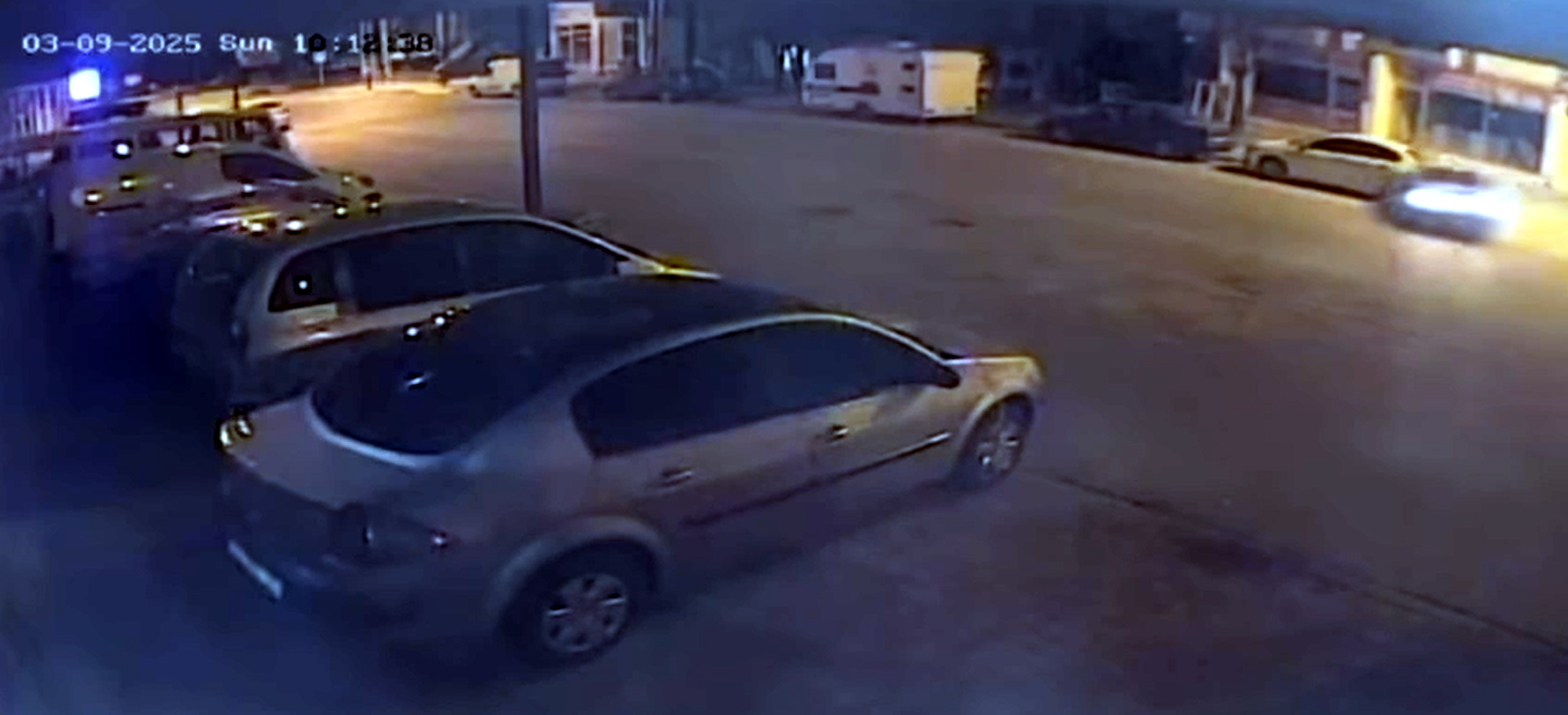 O T O M O B I L I N P A R K H A L I N D E K I 3 A R A C A C A R P T I 609806 180493