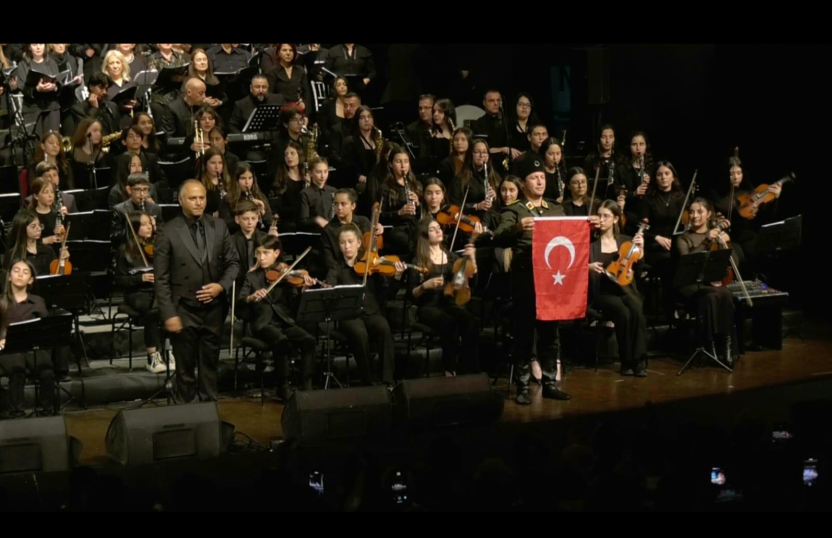 Oratoryo’da Açılan Türk Bayrağı Şehit Ailesine Teslim Edildi (1)