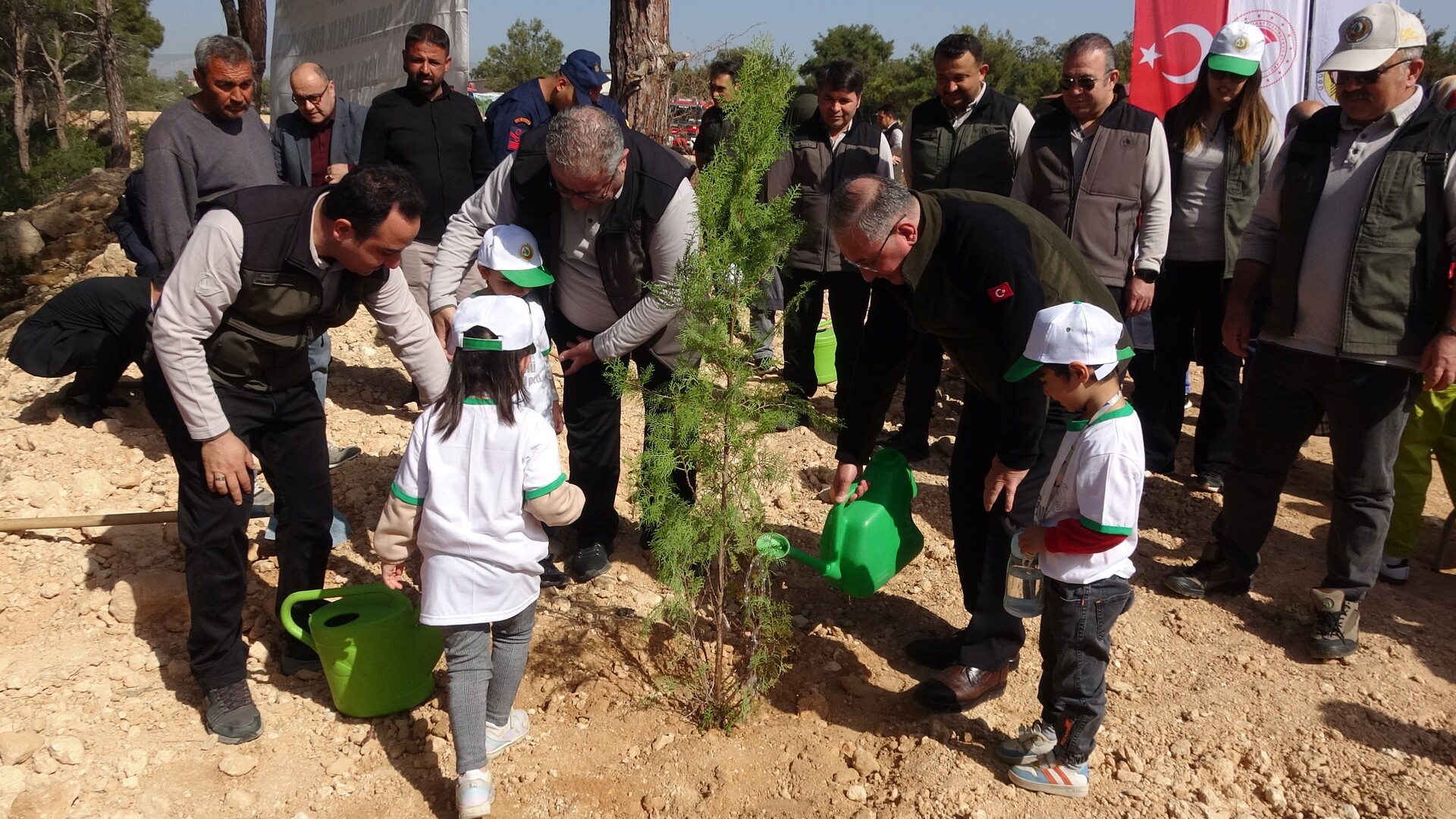 Orman Bilinci Aşılanan Minikler Fidan Dikti (3)