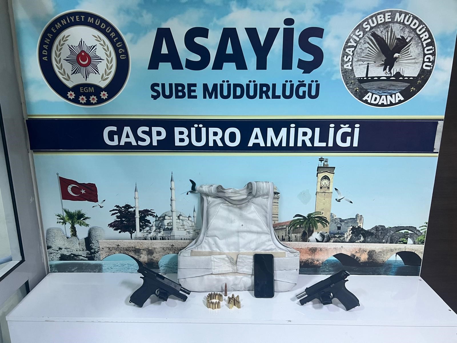 Sebebi Akıllara Durgunluk Verdi… Çelik Yelek Giyip Ev Kurşunlayan 2 Şüpheli Tutuklandı (1)