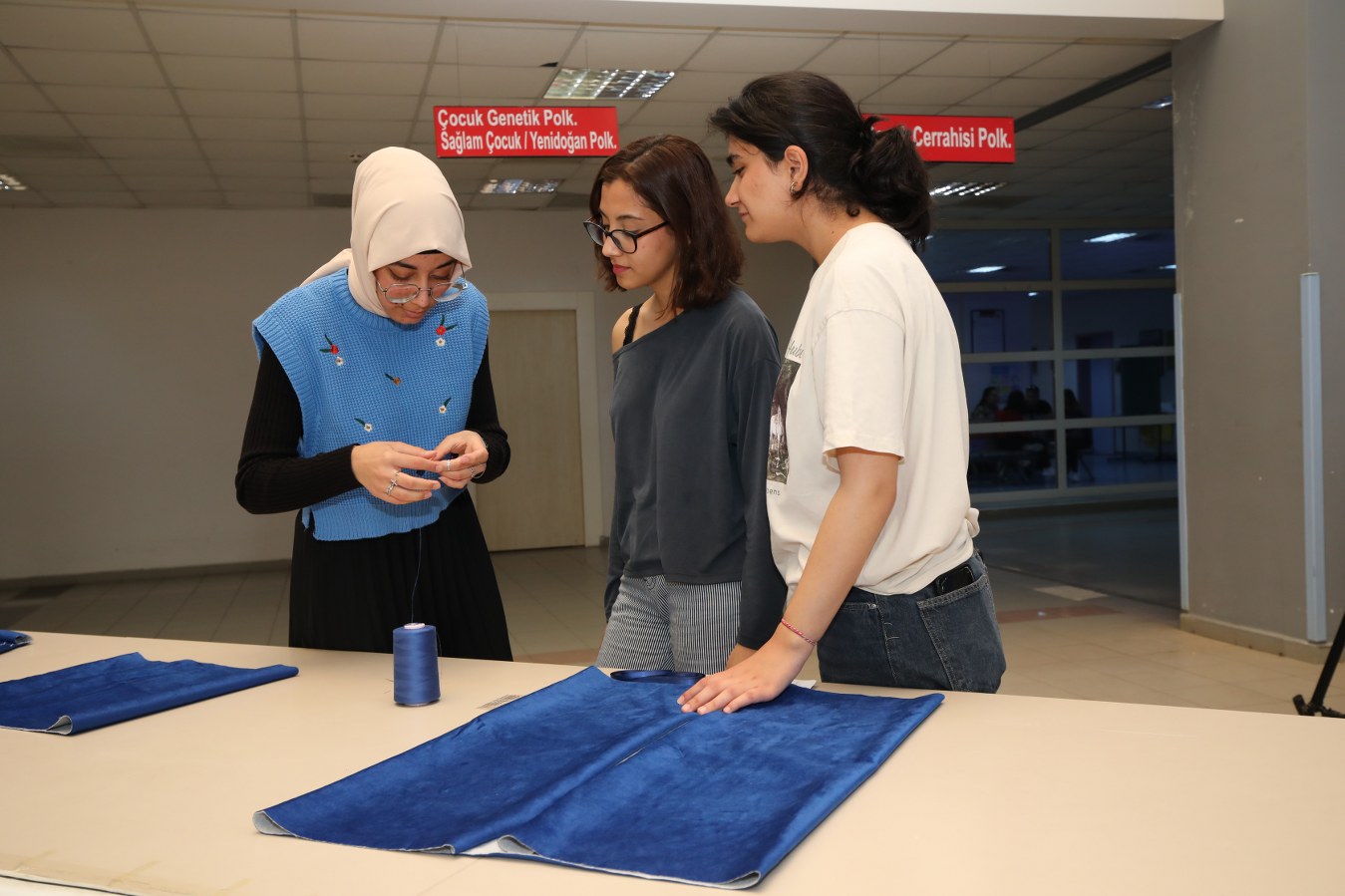 Tıp Fakültesi Öğrencilerinden Kolon Kanserine Karşı Farkındalık Etkinliği (2)