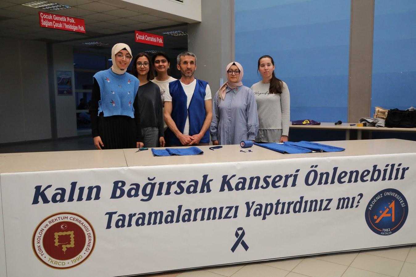 Tıp Fakültesi Öğrencilerinden Kolon Kanserine Karşı Farkındalık Etkinliği (3)
