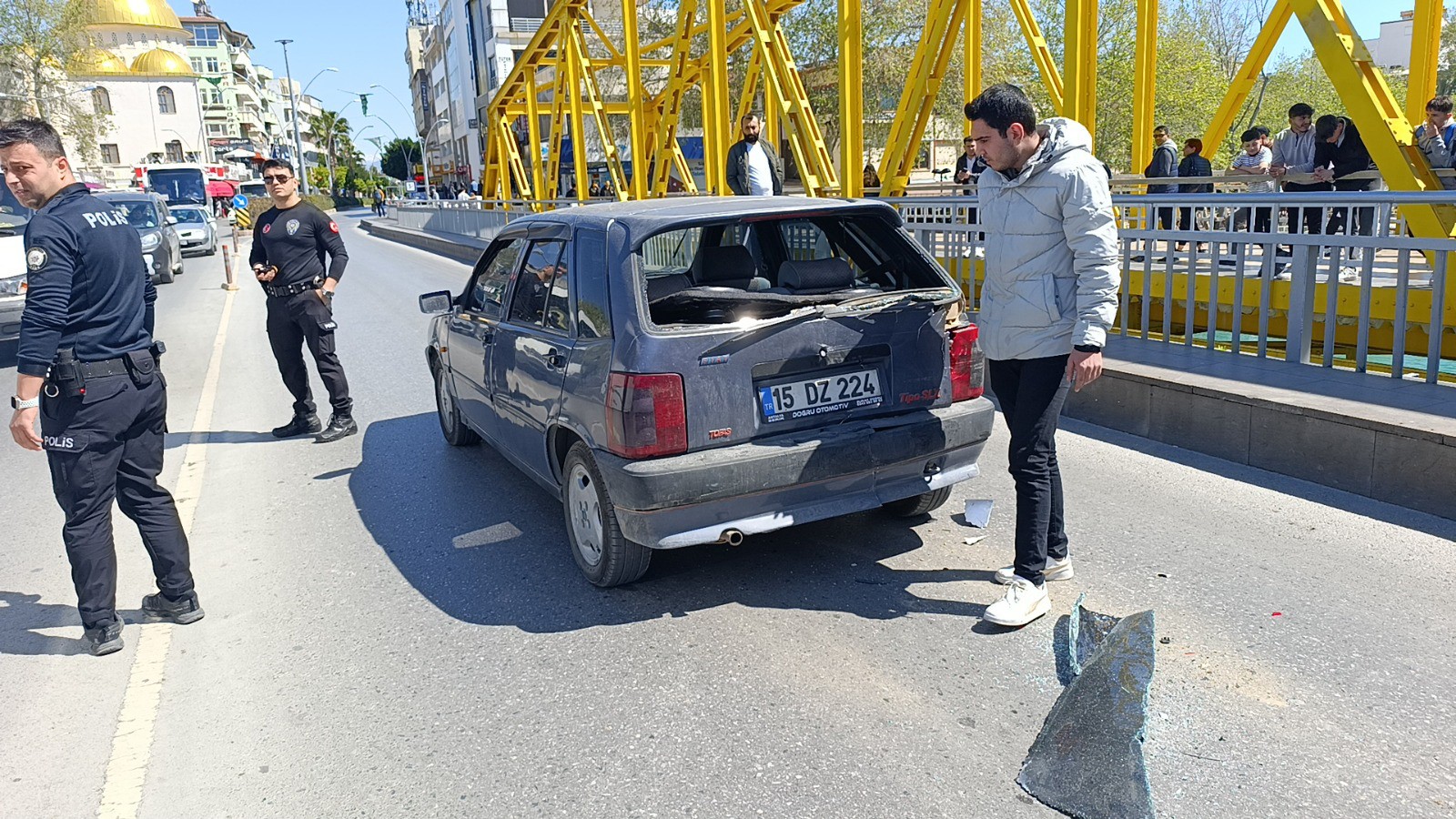 Yolcu Minibüsü, Otomobile Çarptı 2'Si Alman Uyruklu Turist 3 Yolcu Yaralandı (1)
