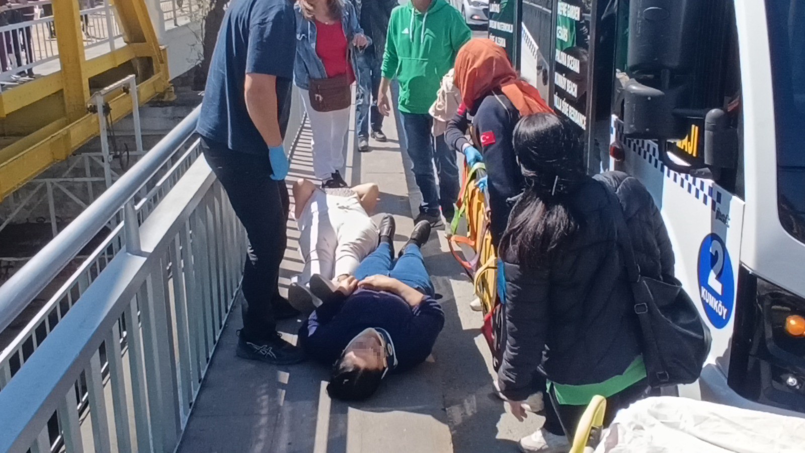 Yolcu Minibüsü, Otomobile Çarptı 2'Si Alman Uyruklu Turist 3 Yolcu Yaralandı (4)