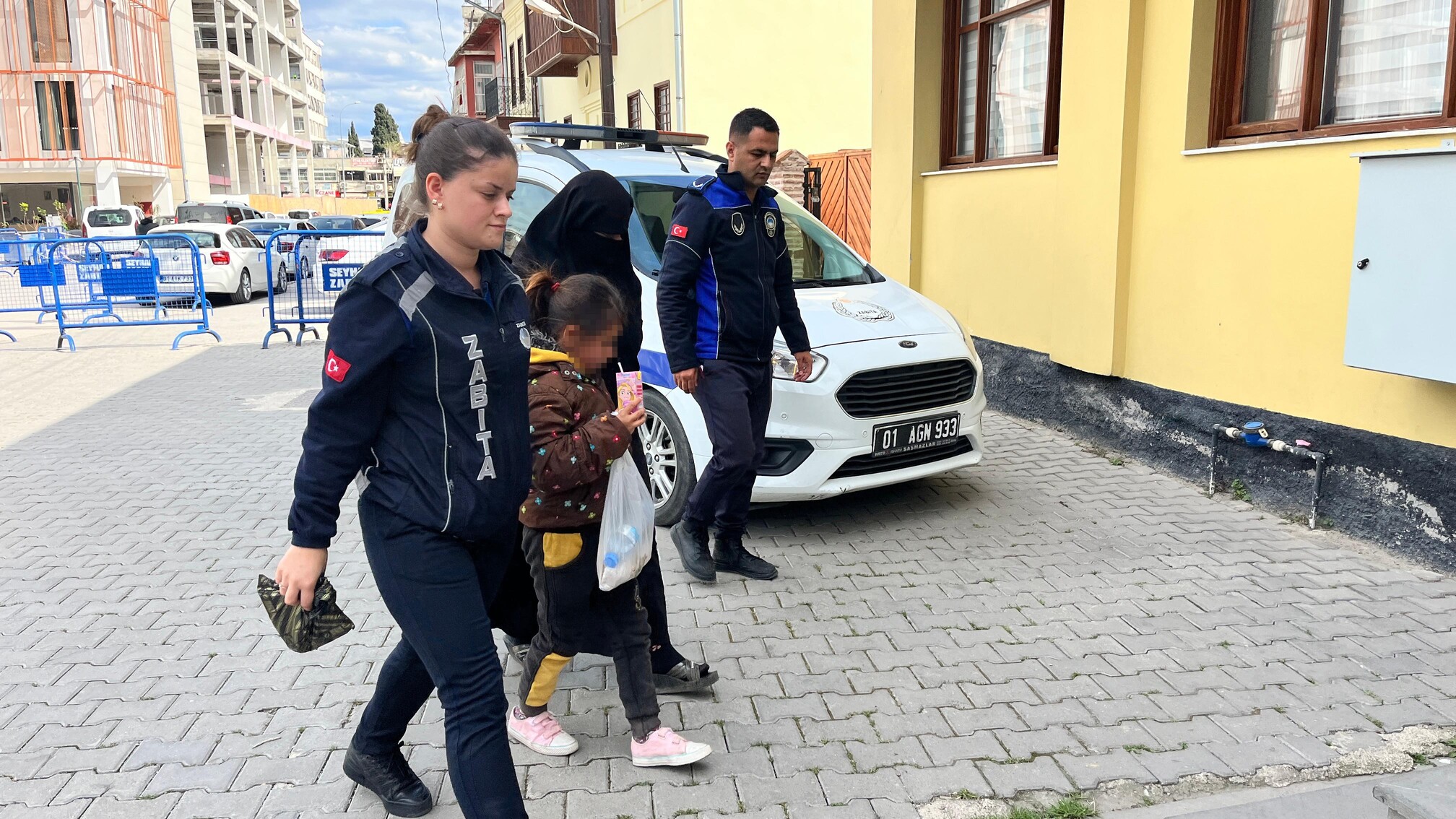 Zabıtayı Gören Dilencinin Canı Sıcak Tahin Istedi, Diğerinin Zulası Çorabı Çıktı (5)