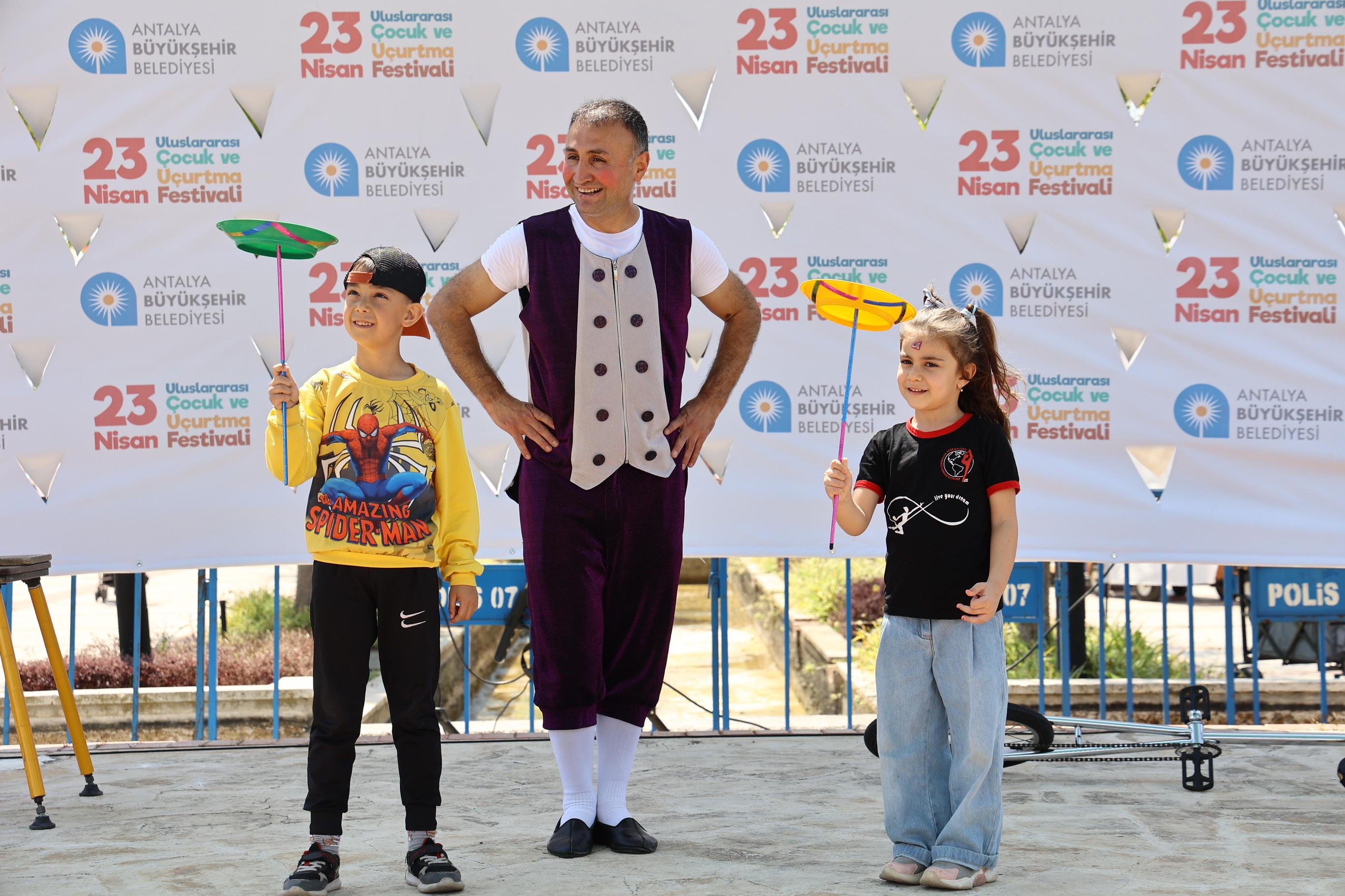 23 Nisan Çocuk Ve Uçurtma Festivali Renkli Anlara Sahne Oldu (3)