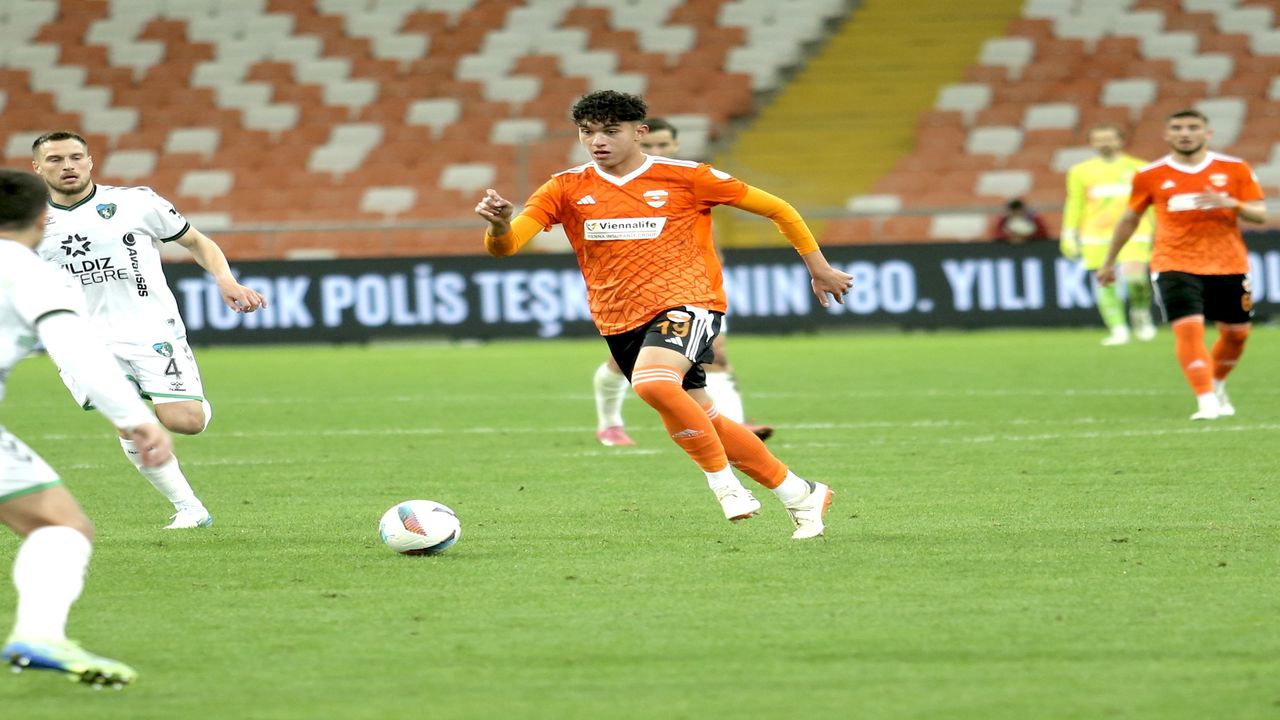 Adanaspor Kocaeli Spor Maci (1)