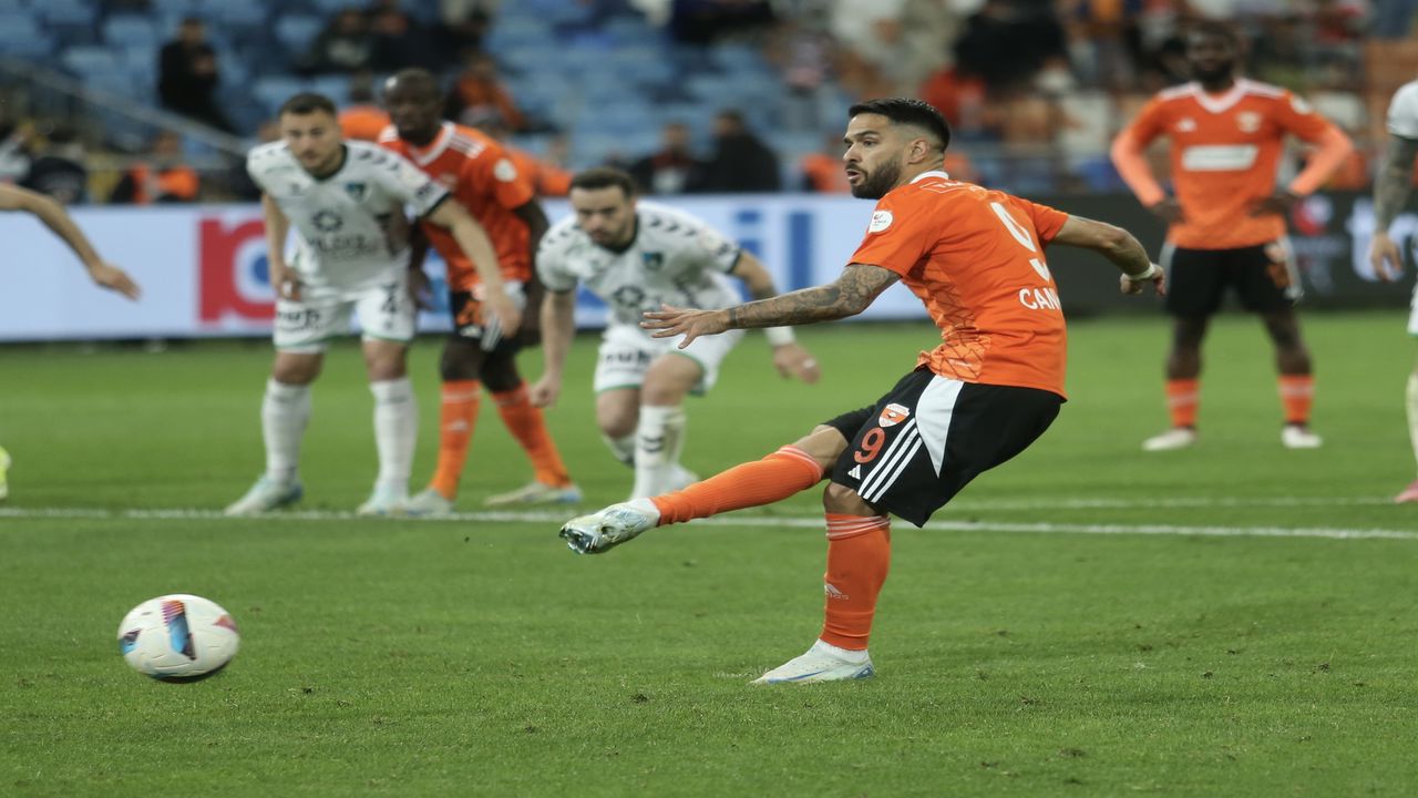 Adanaspor Kocaeli Spor Maci (2)