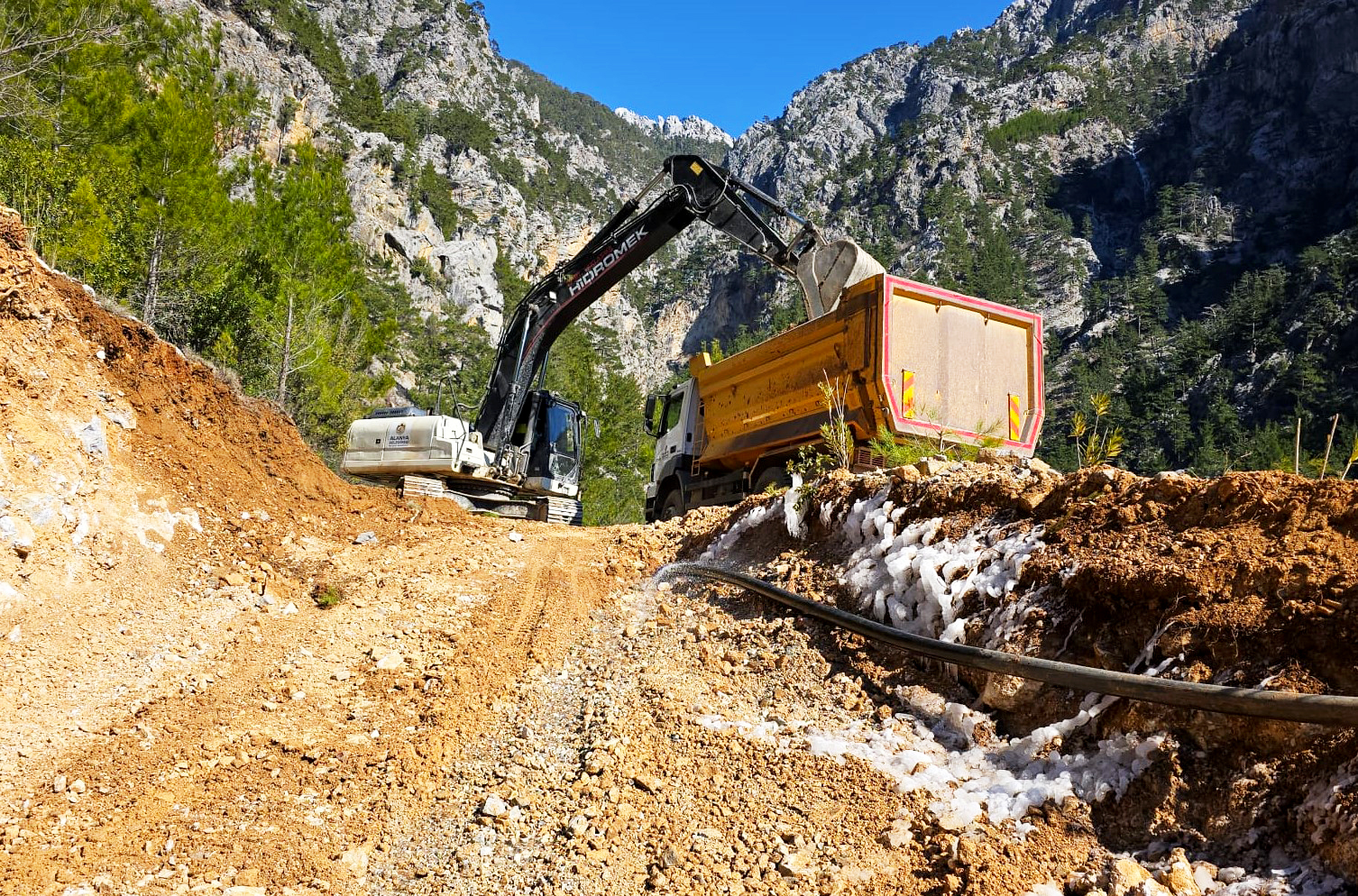 Alanya Belediyesi’nden Alacami’de Yoğun Çalışma (1)