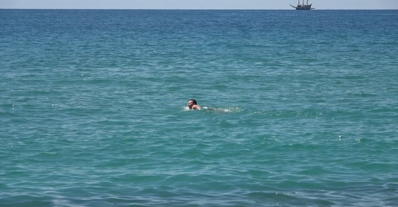 Alanya'da Güneşi Gören Sahile Koştu (1)
